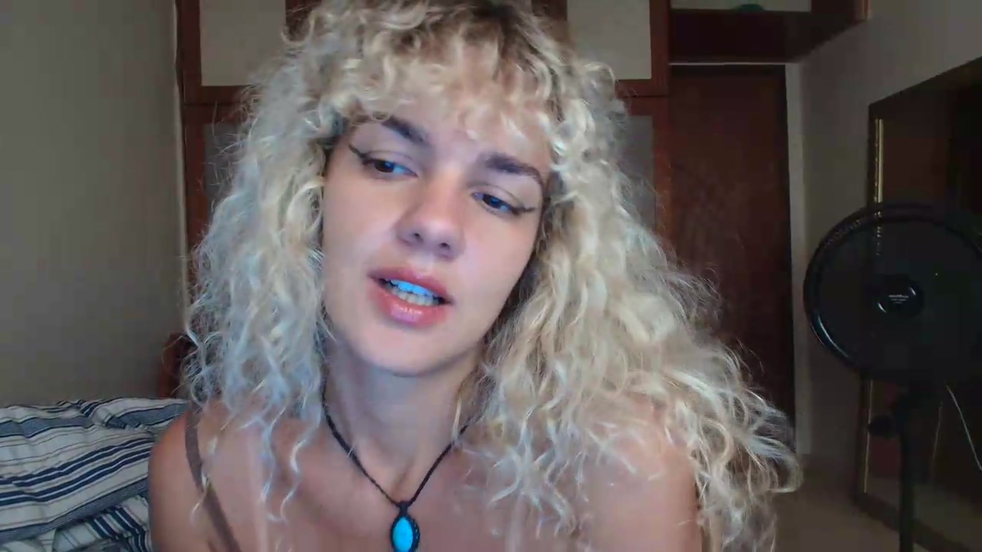 Gallery image thumbnail from BeckJones's myfreecams stream on, 05/19/2026, 17:32 image 9 of 20