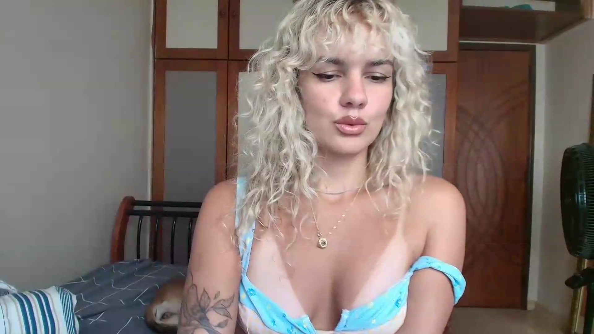 Gallery image thumbnail from BeckJones's myfreecams stream on, 09/04/2026, 17:10 image 2 of 20