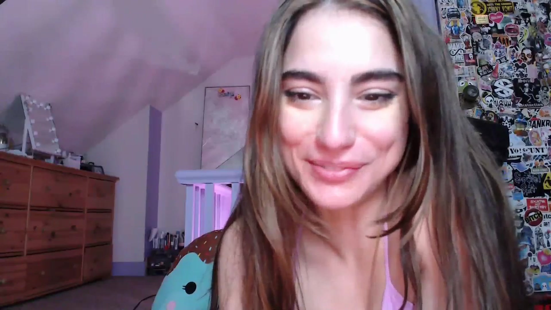 Gallery image thumbnail from Becka's myfreecams stream on, 12/08/2023, 07:41 image 18 of 20