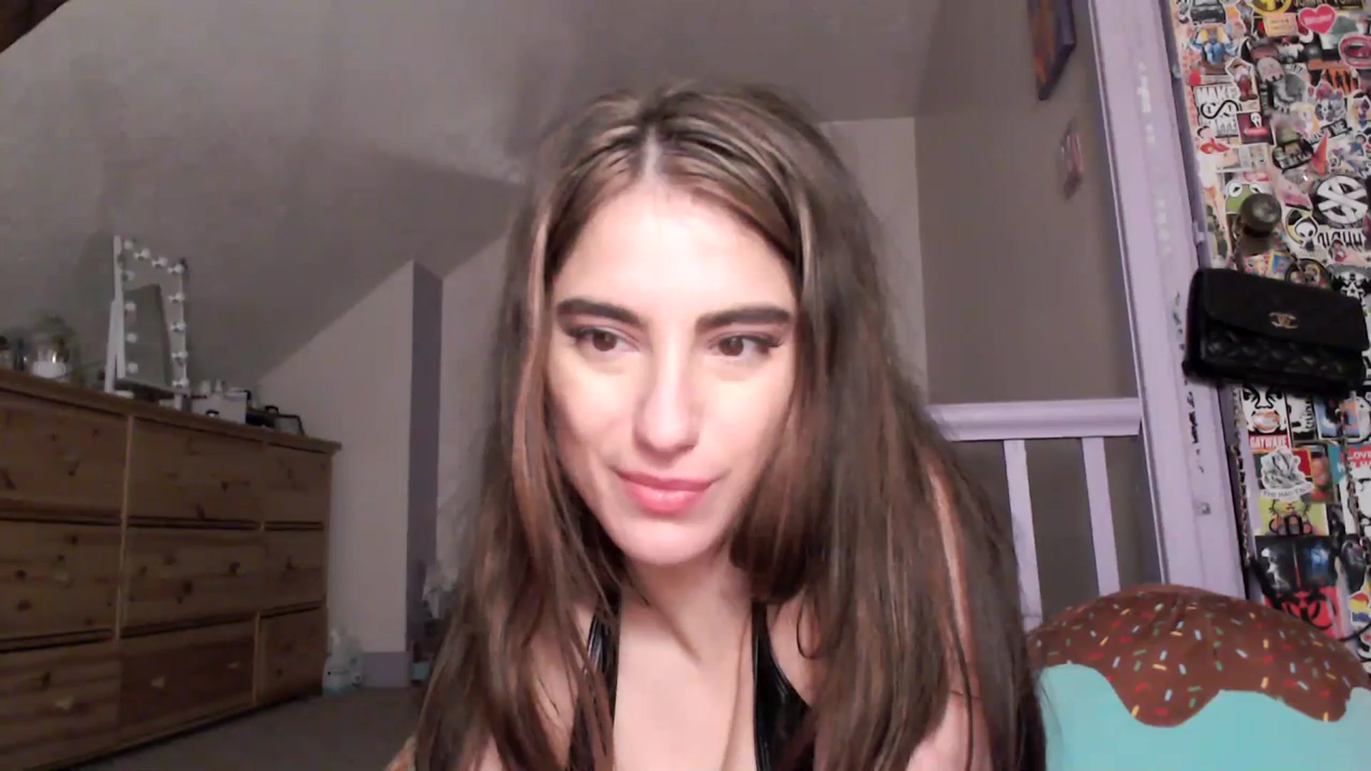 Gallery image thumbnail from Becka's myfreecams stream on, 12/11/2023, 10:42 image 17 of 20