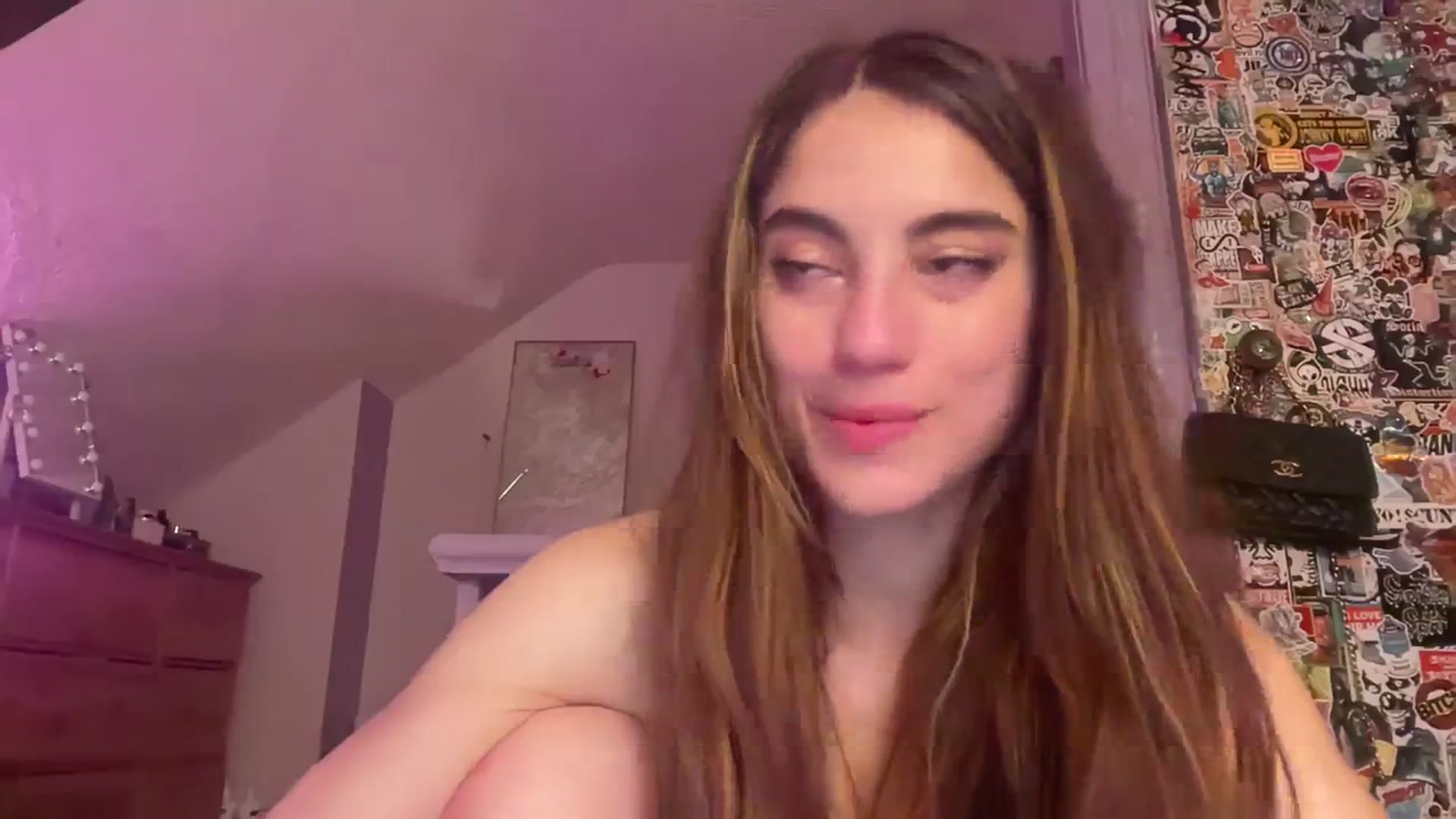 Gallery image thumbnail from Becka's myfreecams stream on, 03/03/2024, 19:19 image 3 of 20
