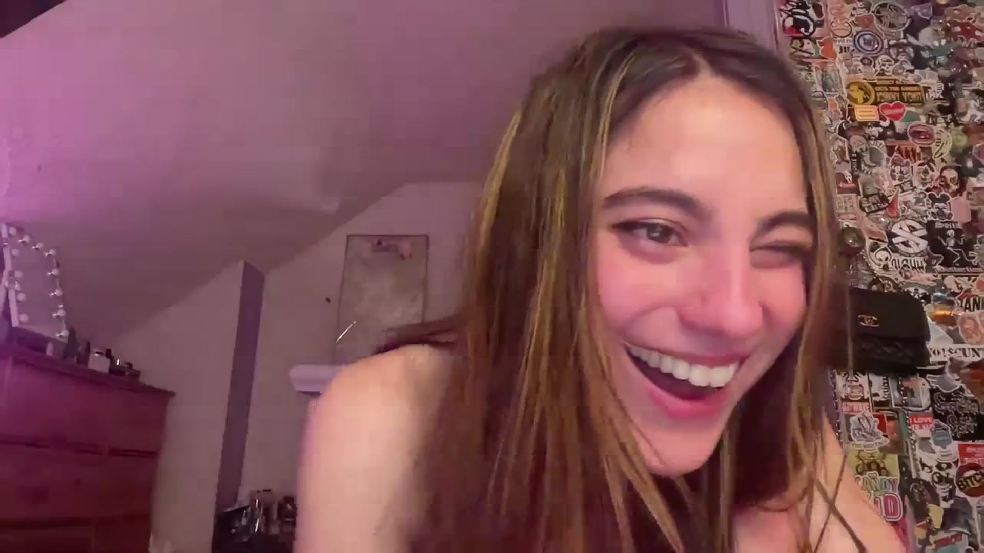 Gallery image thumbnail from Becka's myfreecams stream on, 03/03/2024, 19:19 image 14 of 20