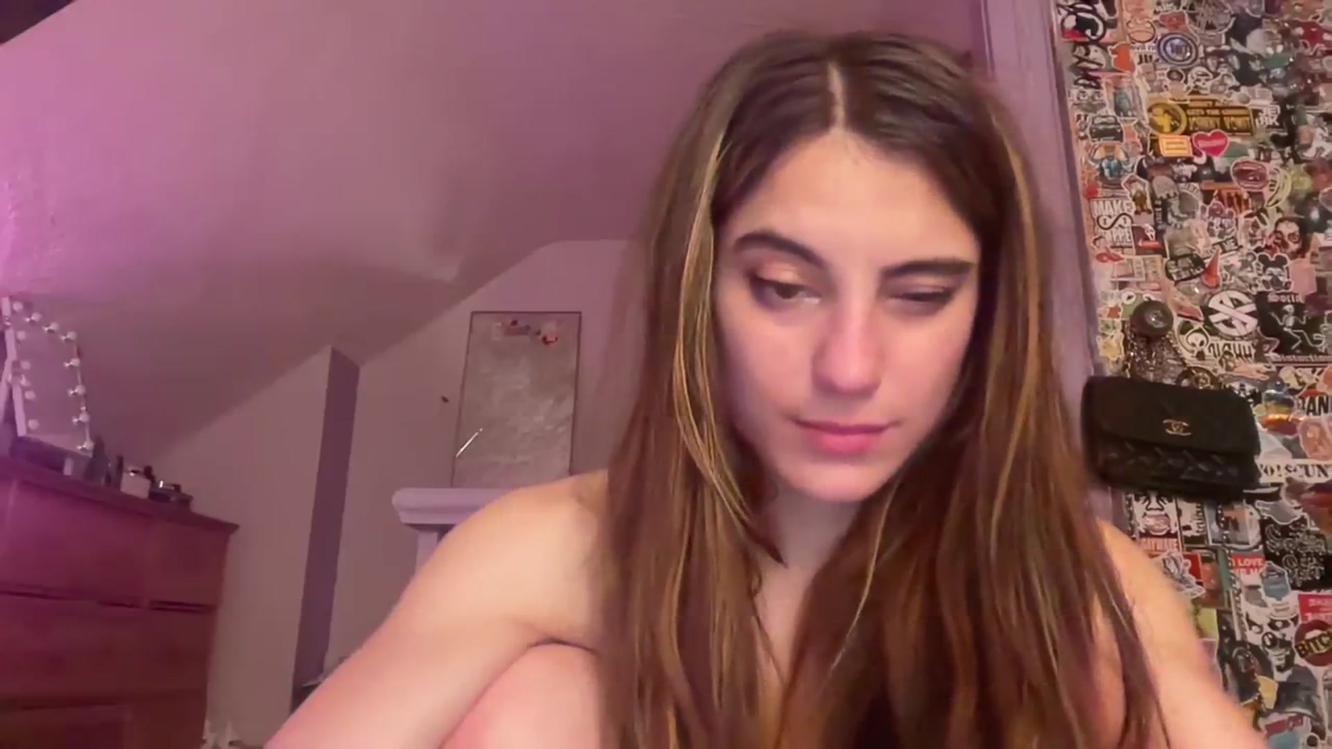 Gallery image thumbnail from Becka's myfreecams stream on, 03/03/2024, 19:19 image 2 of 20