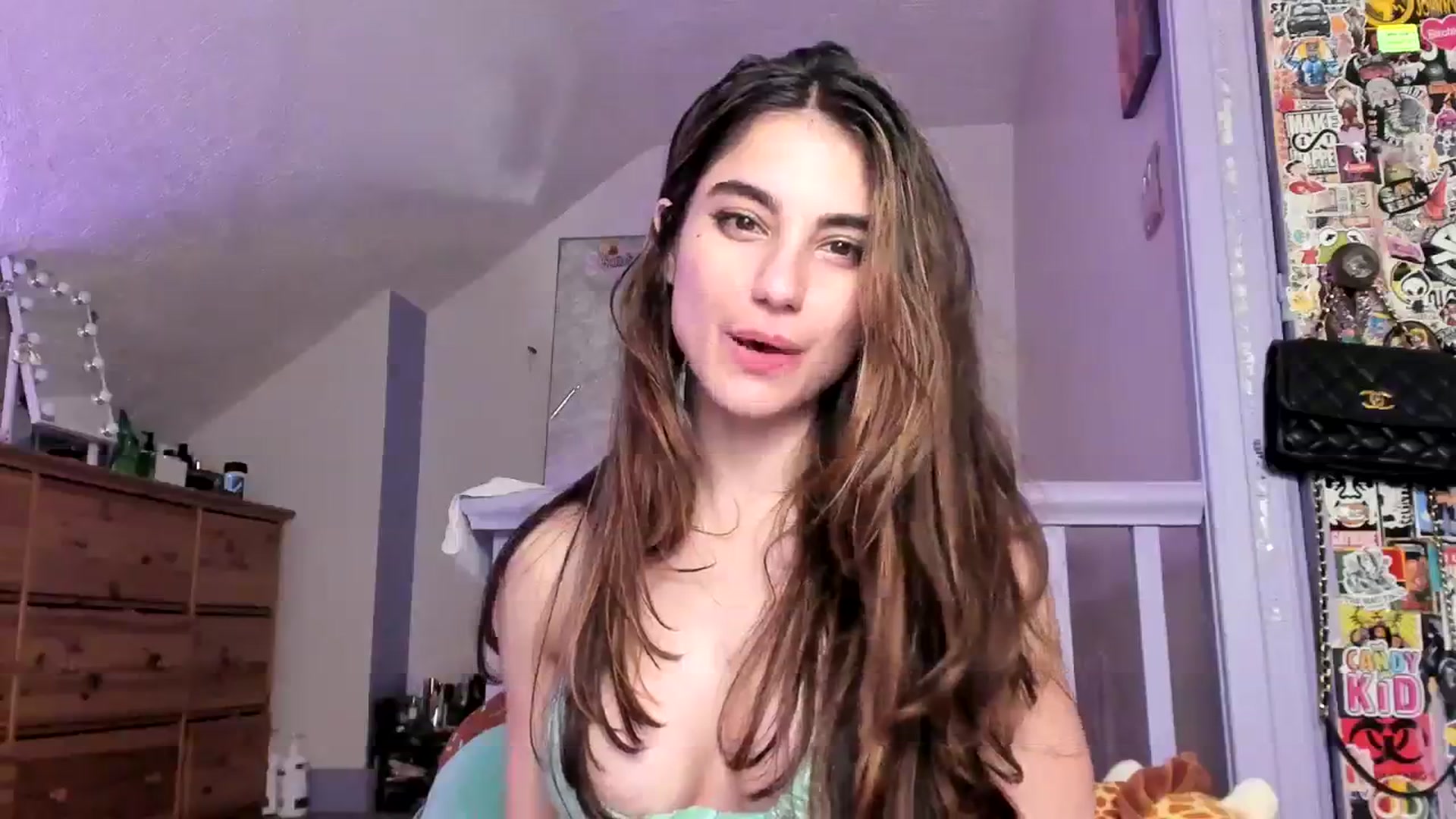 Gallery image thumbnail from Becka's myfreecams stream on, 03/05/2024, 07:39 image 6 of 20