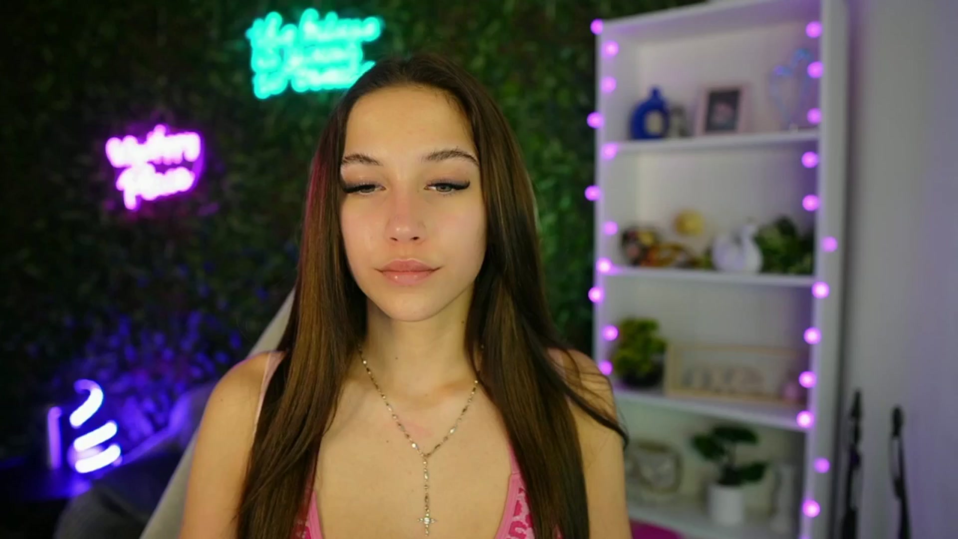 Gallery image thumbnail from Becky_Grey's myfreecams stream on, 03/22/2025, 15:27 image 2 of 20