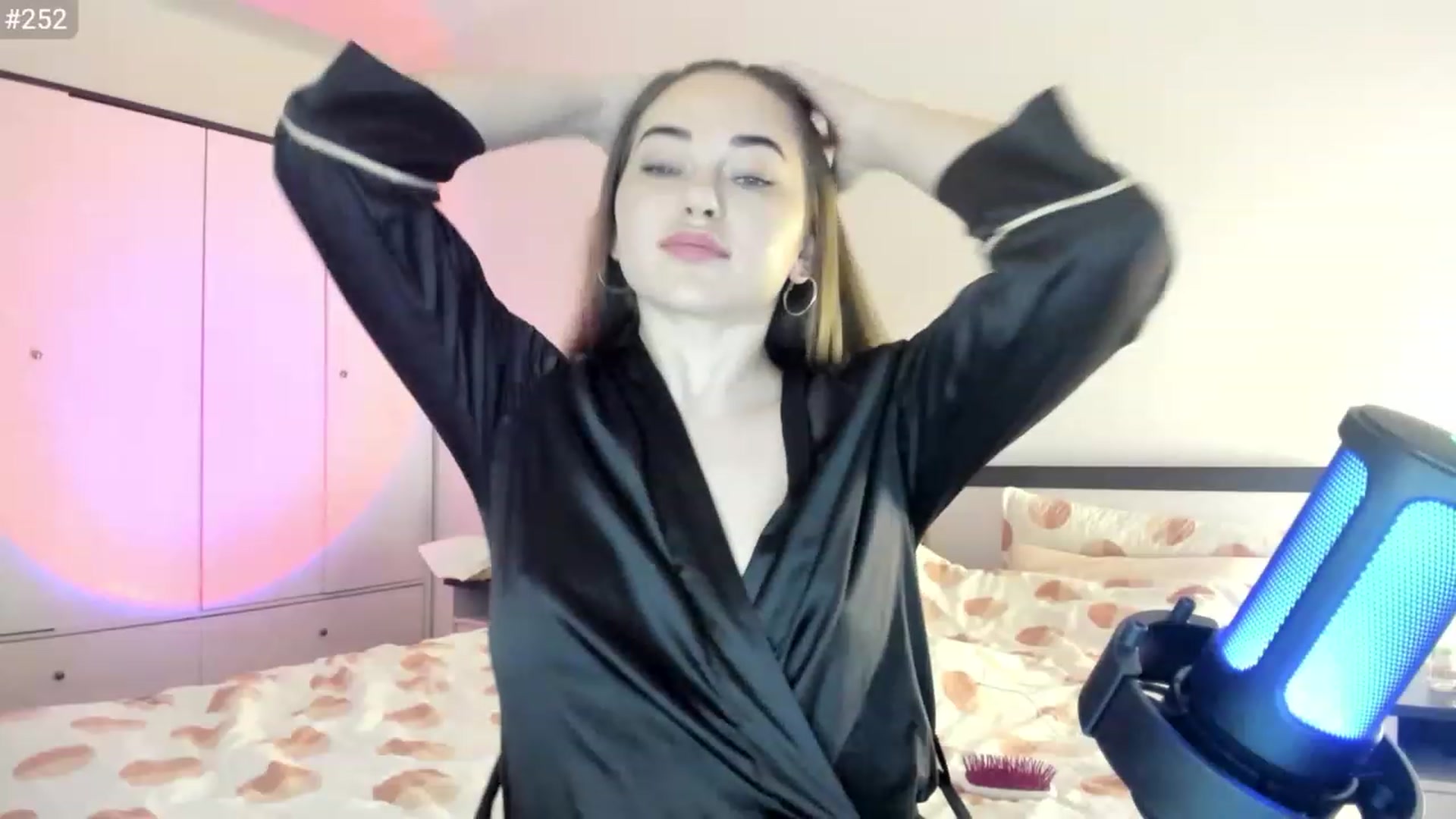 Gallery image thumbnail from BeeFairy_'s myfreecams stream on, 03/17/2023, 14:49 image 18 of 20