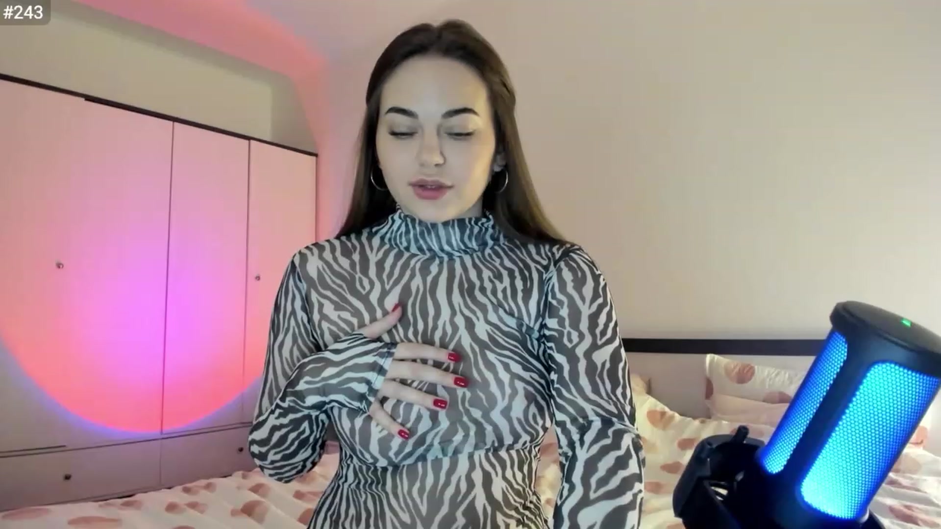 Gallery image thumbnail from BeeFairy_'s myfreecams stream on, 03/17/2023, 16:04 image 17 of 20