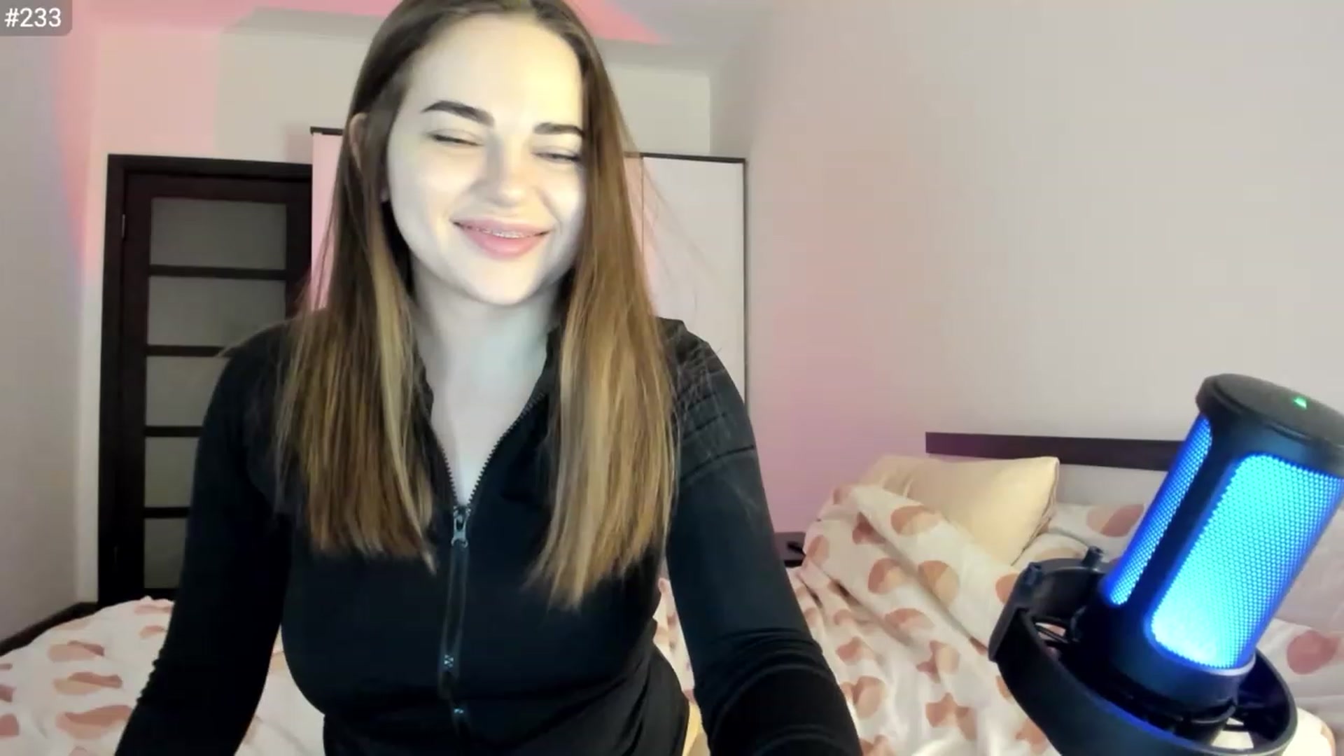 Gallery image thumbnail from BeeTheQueen's myfreecams stream on, 03/15/2023, 19:01 image 6 of 20