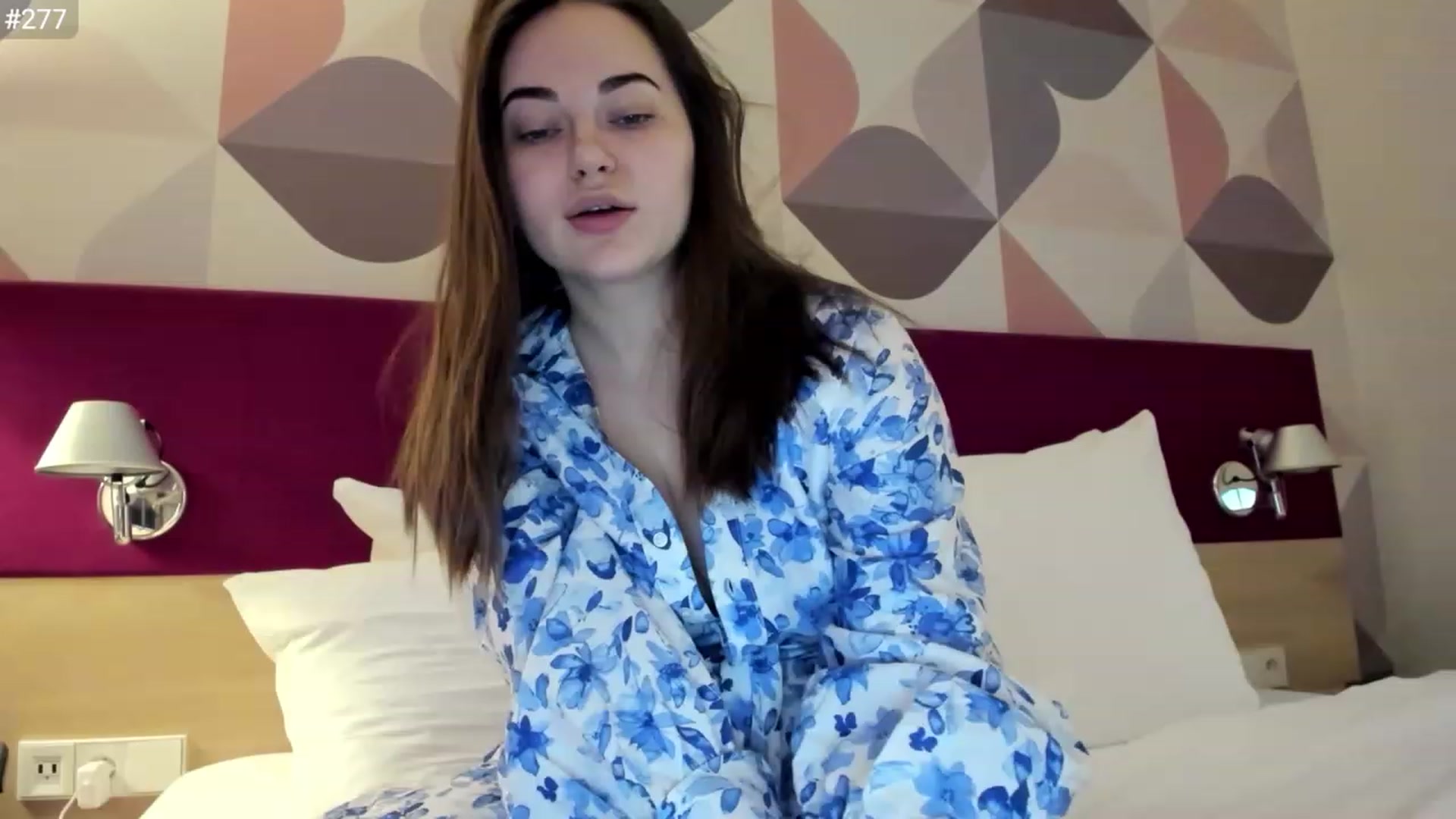 Gallery image thumbnail from BeeTheQueen's myfreecams stream on, 03/22/2023, 17:10 image 4 of 20