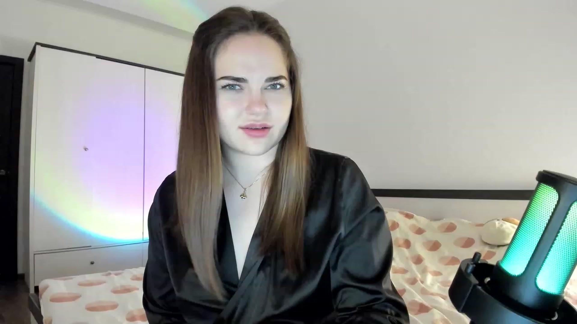 Gallery image thumbnail from BeeTheQueen's myfreecams stream on, 03/29/2023, 18:32 image 18 of 20