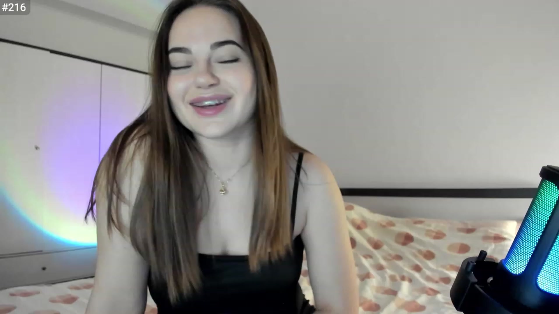Gallery image thumbnail from BeeTheQueen's myfreecams stream on, 03/30/2023, 17:12 image 7 of 20