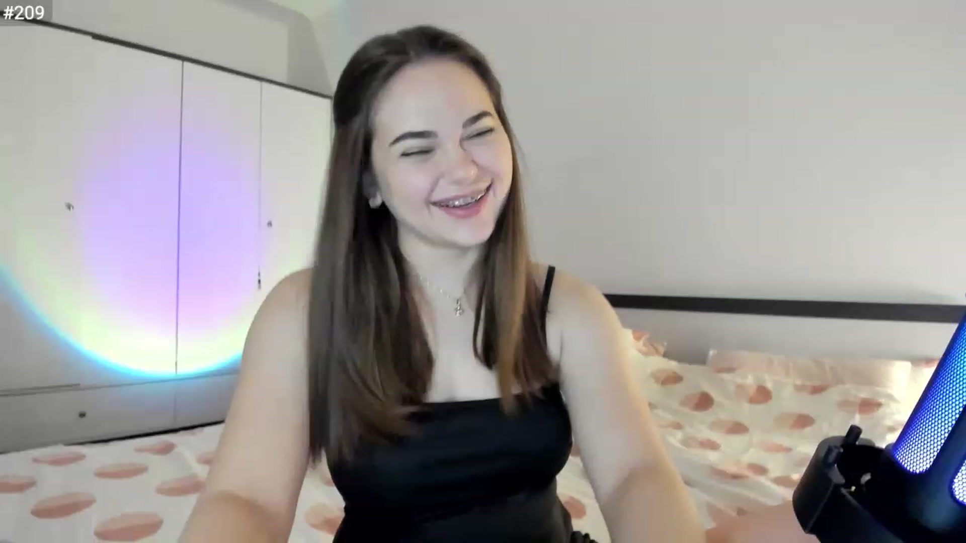 Gallery image thumbnail from BeeTheQueen's myfreecams stream on, 03/30/2023, 18:22 image 5 of 20