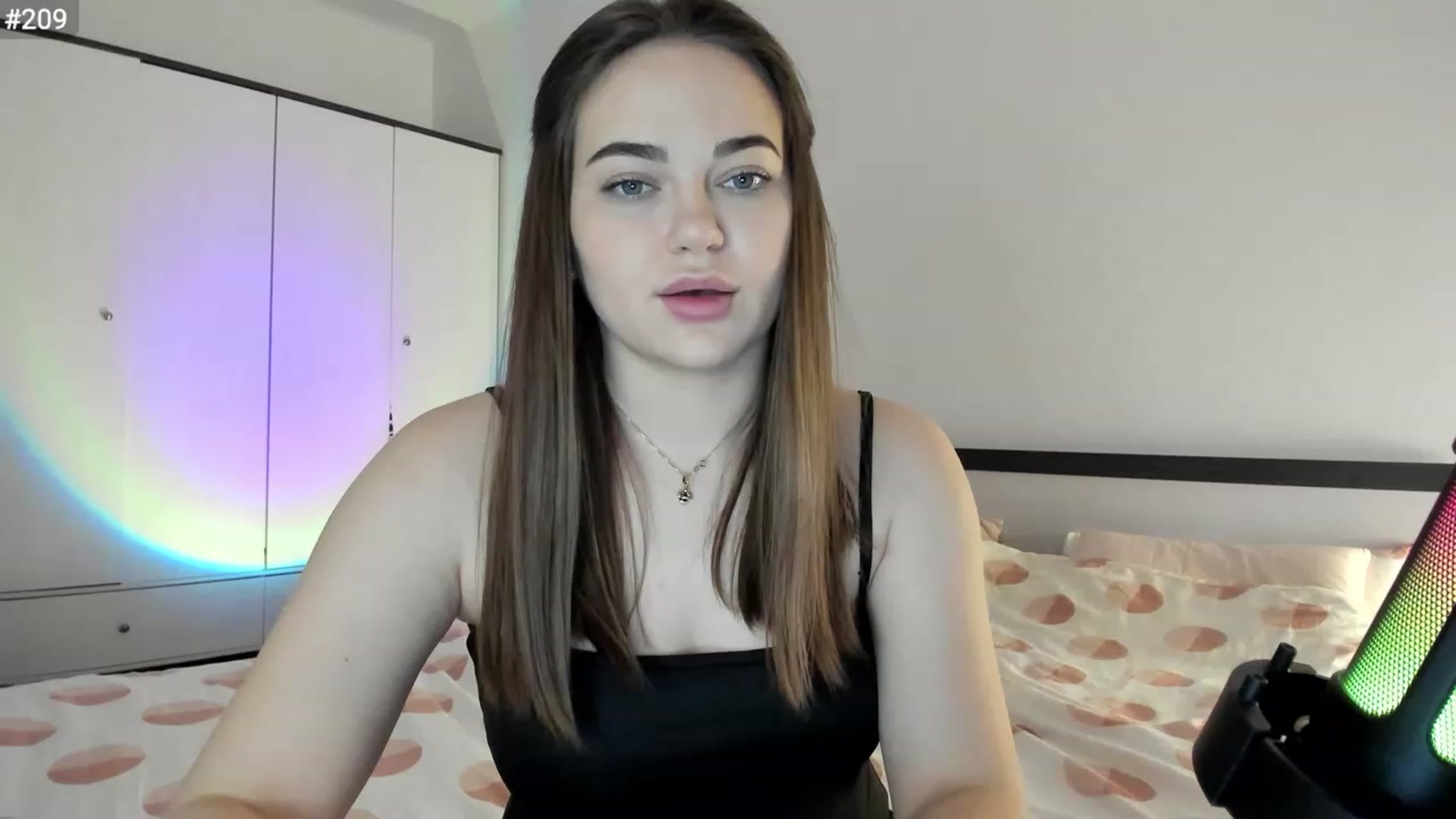 Gallery image thumbnail from BeeTheQueen's myfreecams stream on, 03/30/2023, 18:22 image 19 of 20
