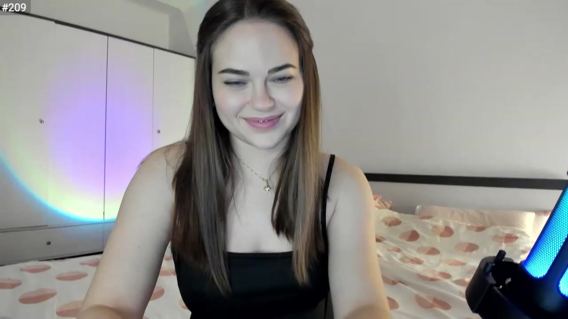 Gallery image thumbnail from BeeTheQueen's myfreecams stream on, 03/30/2023, 18:22 image 7 of 20