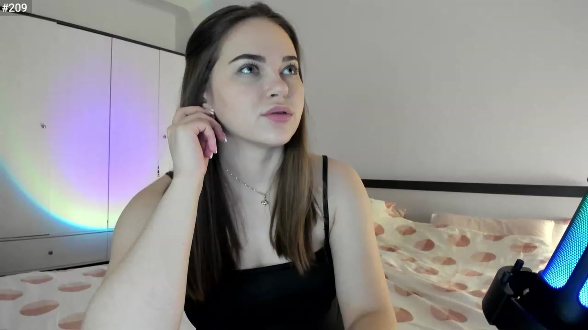 Gallery image thumbnail from BeeTheQueen's myfreecams stream on, 03/30/2023, 18:22 image 13 of 20