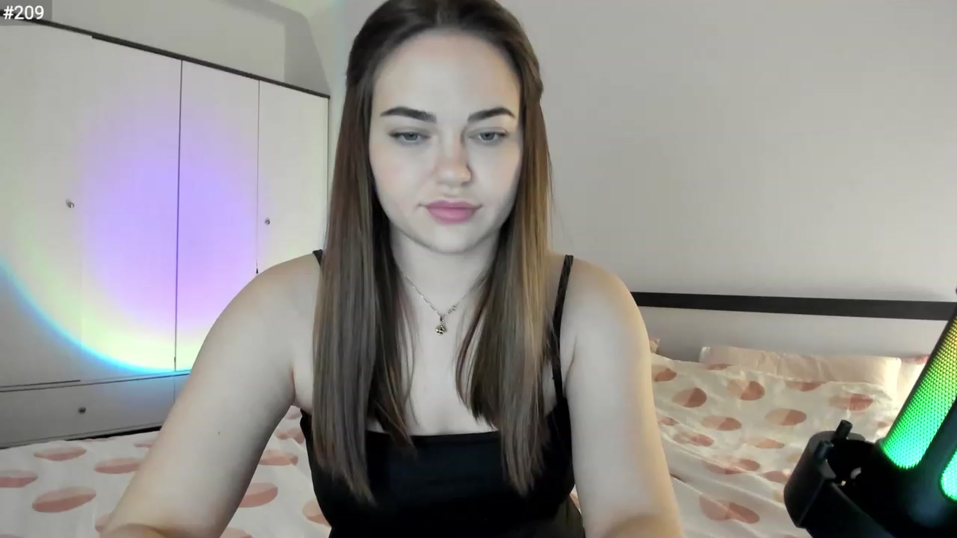 Gallery image thumbnail from BeeTheQueen's myfreecams stream on, 03/30/2023, 18:22 image 17 of 20