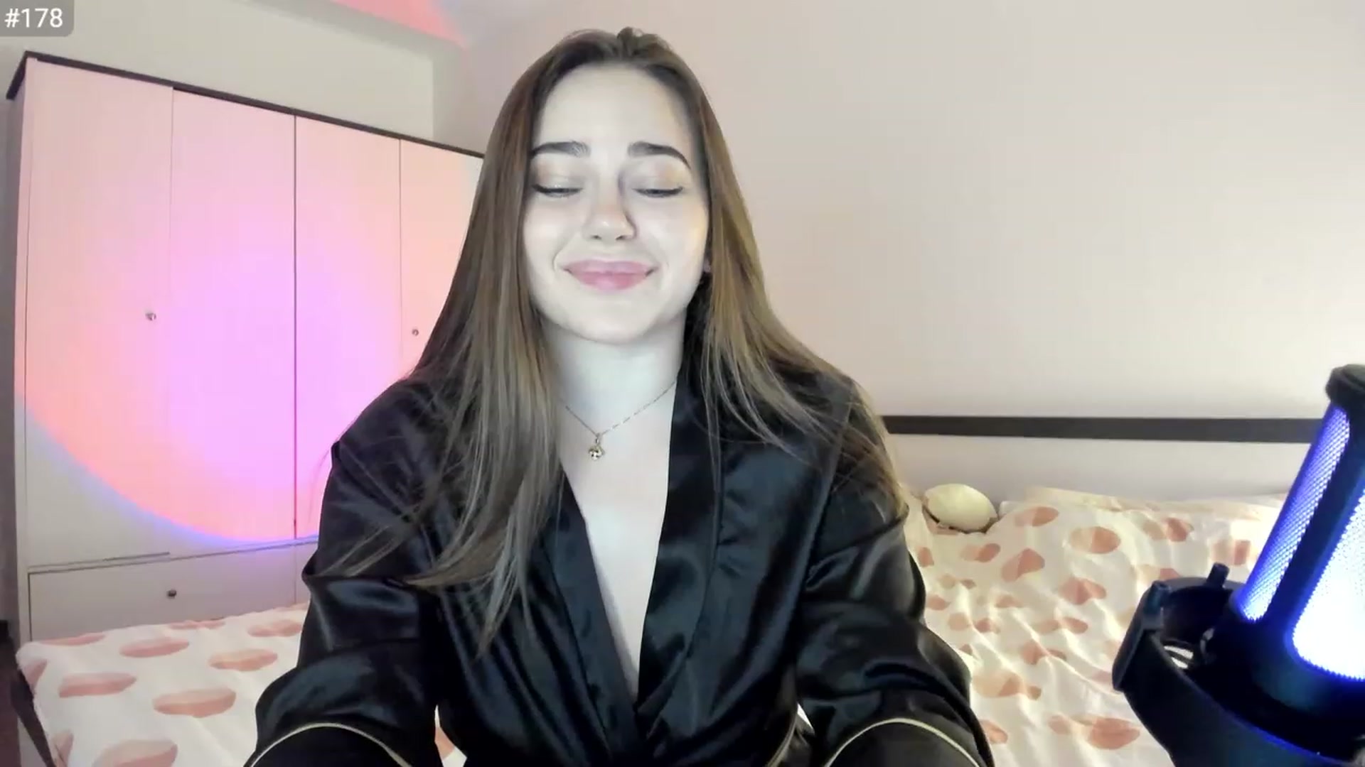 Gallery image thumbnail from BeeTheQueen's myfreecams stream on, 03/31/2023, 20:44 image 15 of 20