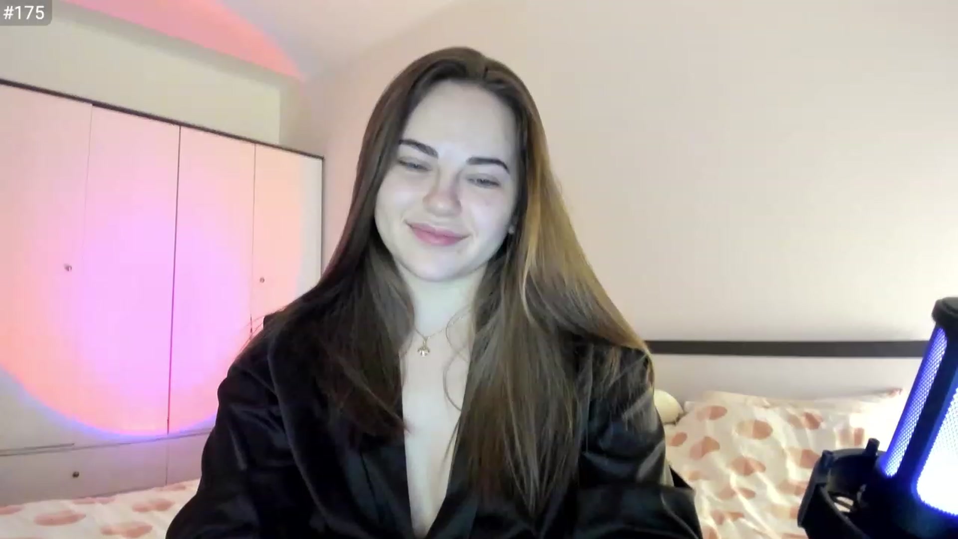 Gallery image thumbnail from BeeTheQueen's myfreecams stream on, 03/31/2023, 21:50 image 17 of 20