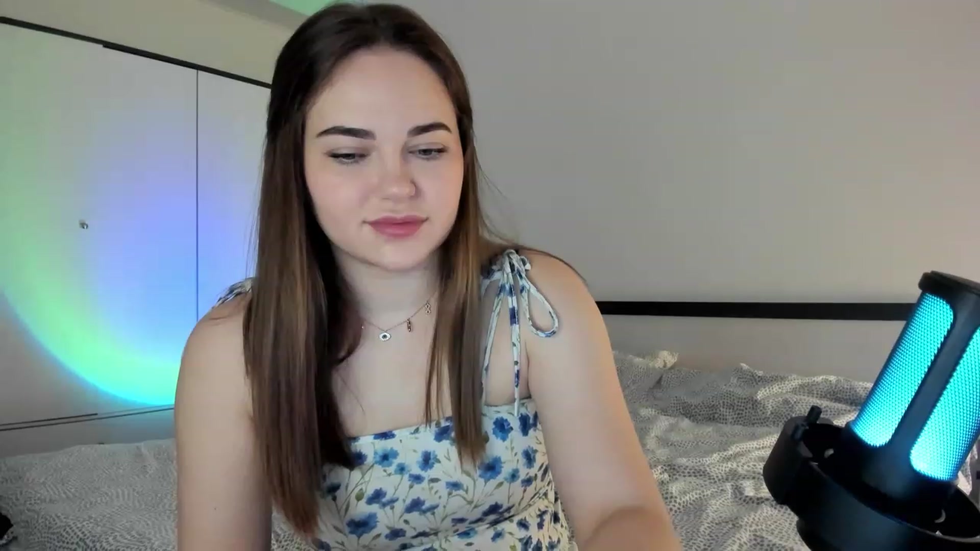 Gallery image thumbnail from BeeTheQueen's myfreecams stream on, 04/08/2023, 17:47 image 10 of 20