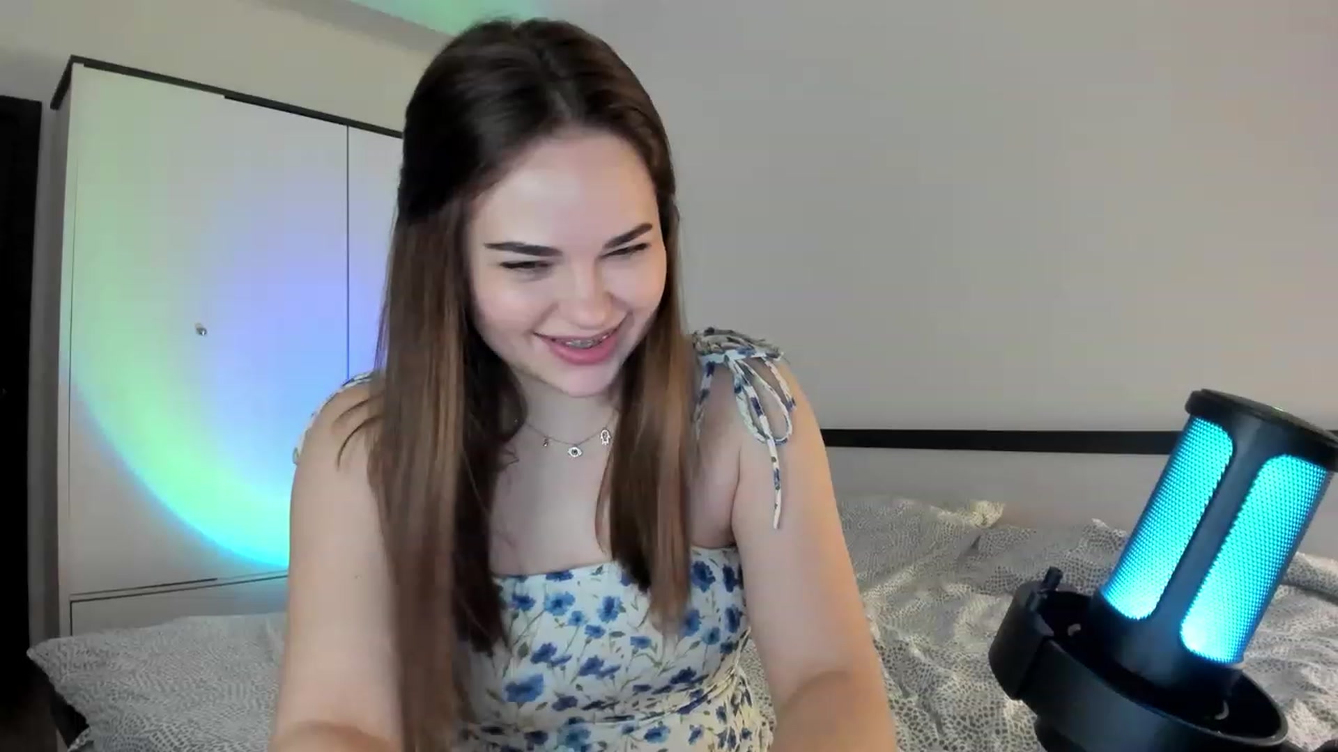 Gallery image thumbnail from BeeTheQueen's myfreecams stream on, 04/08/2023, 17:47 image 17 of 20