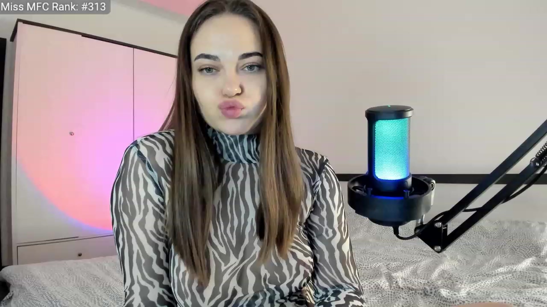 Gallery image thumbnail from BeeTheQueen's myfreecams stream on, 04/14/2023, 16:21 image 2 of 20