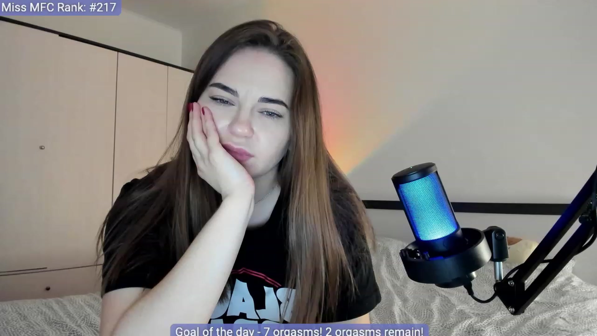 Gallery image thumbnail from BeeTheQueen's myfreecams stream on, 04/19/2023, 16:27 image 18 of 20