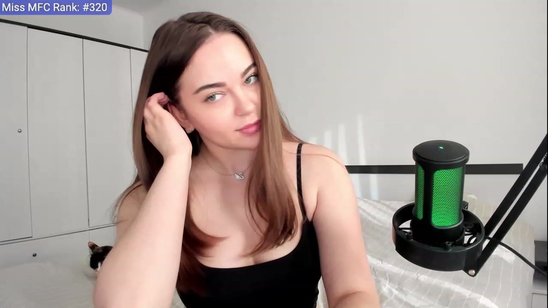 Gallery image thumbnail from BeeTheQueen's myfreecams stream on, 05/15/2023, 15:08 image 10 of 20