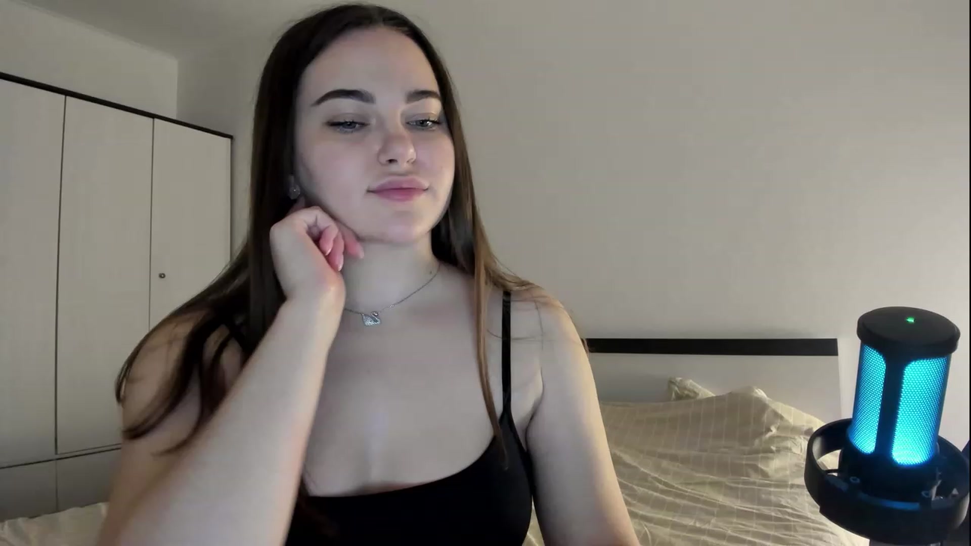 Gallery image thumbnail from BeeTheQueen's myfreecams stream on, 05/15/2023, 20:22 image 14 of 20