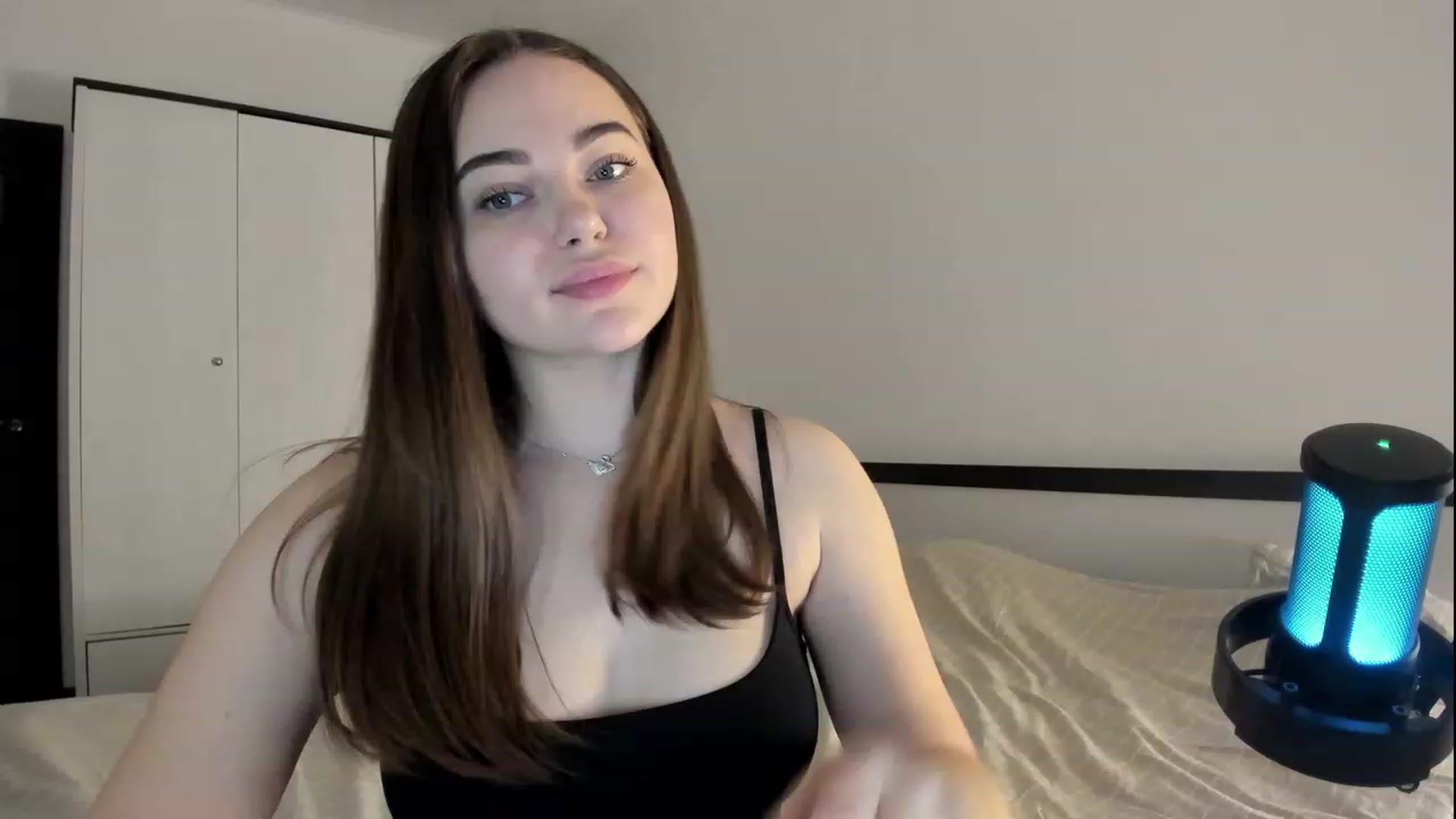 Gallery image thumbnail from BeeTheQueen's myfreecams stream on, 05/15/2023, 20:22 image 17 of 20
