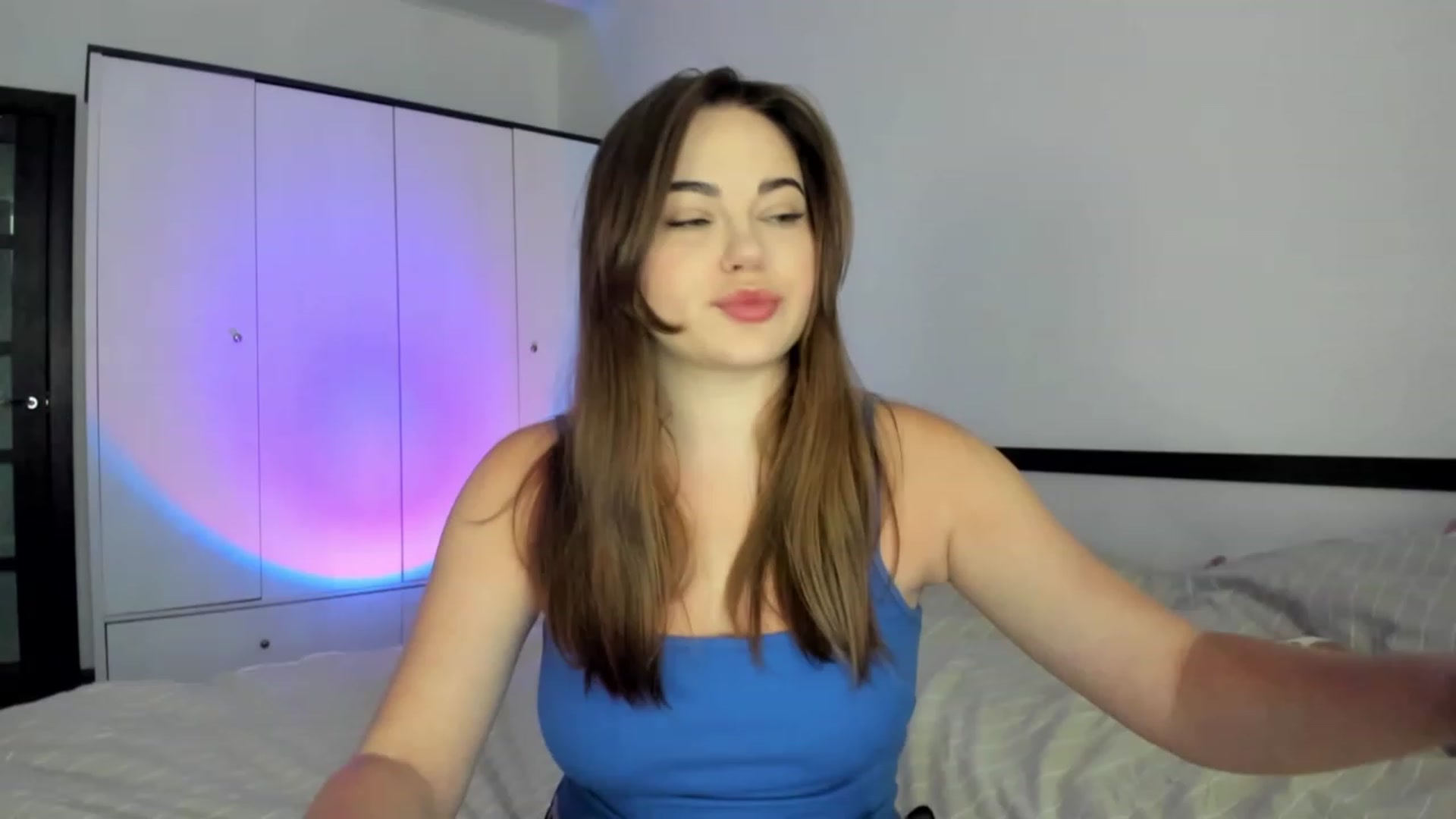 Gallery image thumbnail from BeeTheQueen's myfreecams stream on, 06/12/2023, 12:12 image 1 of 20