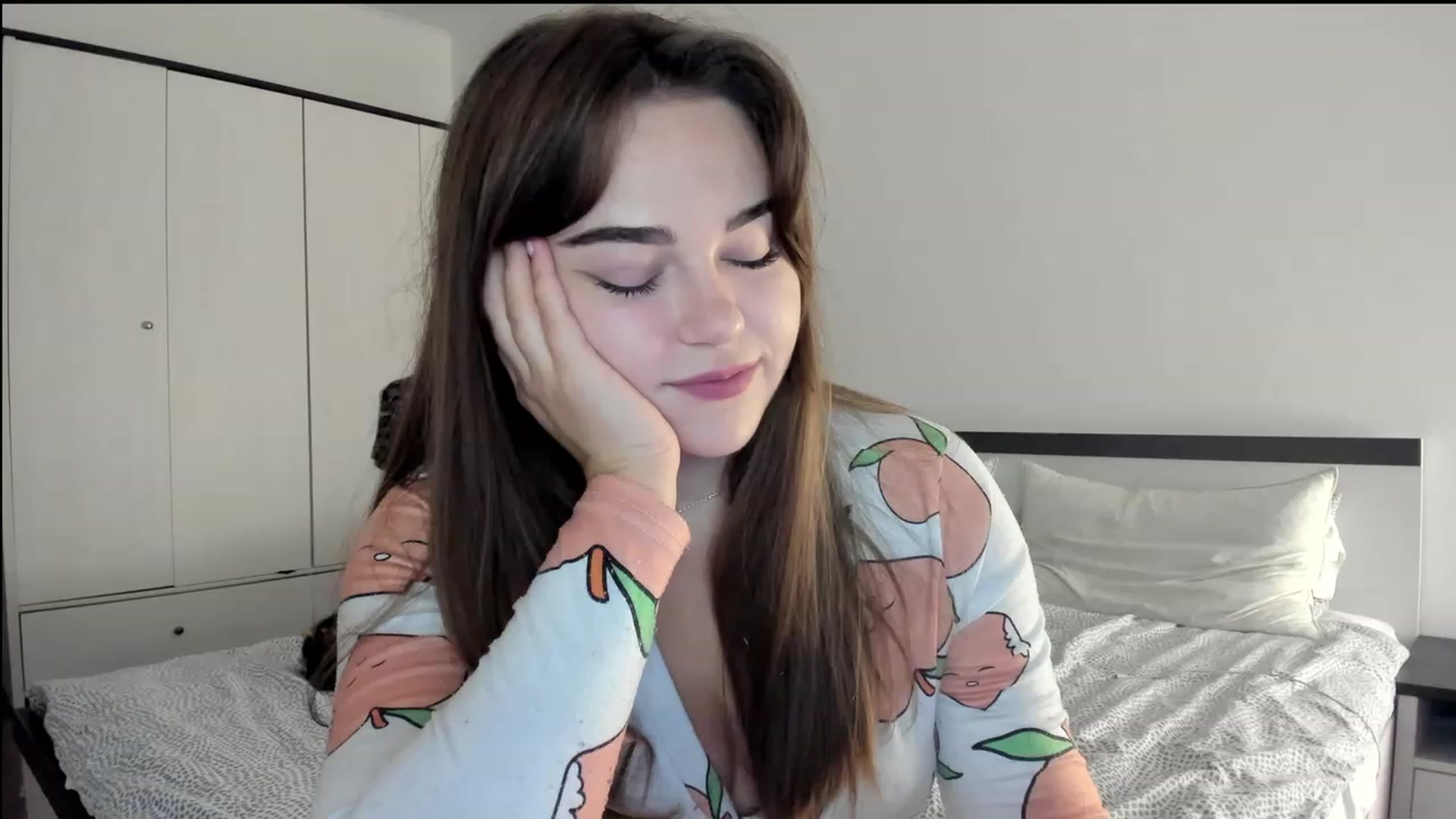 Gallery image thumbnail from BeeTheQueen's myfreecams stream on, 07/22/2023, 18:24 image 3 of 20