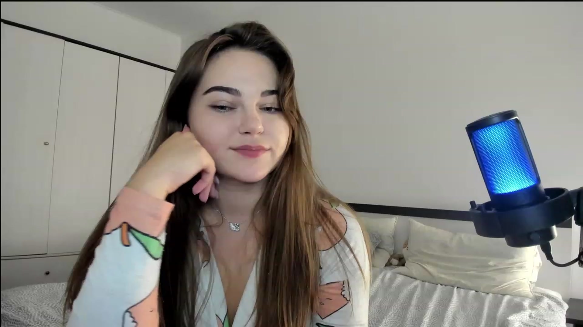 Gallery image thumbnail from BeeTheQueen's myfreecams stream on, 07/22/2023, 20:17 image 16 of 20