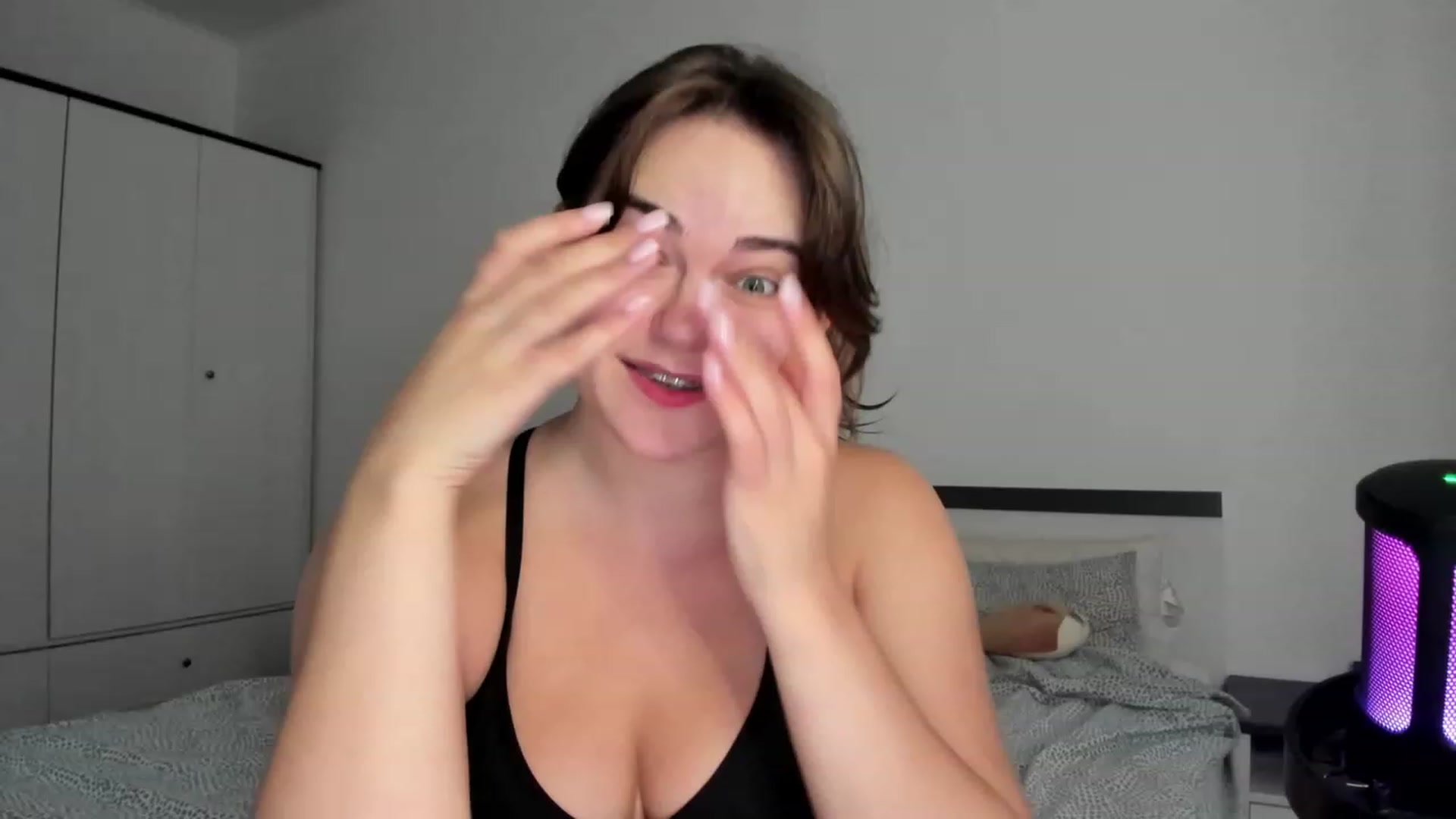 Gallery image thumbnail from BeeTheQueen's myfreecams stream on, 07/29/2023, 17:36 image 16 of 20