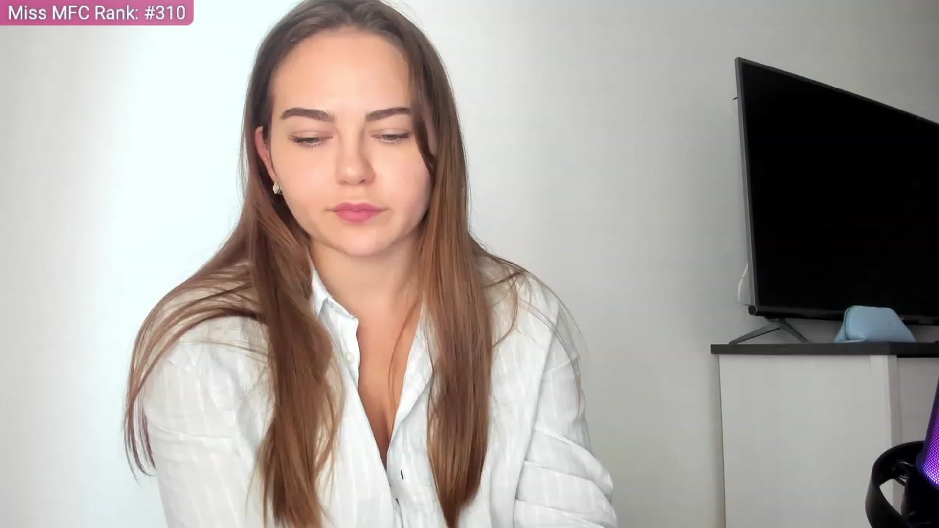 Gallery image thumbnail from BeeTheQueen's myfreecams stream on, 08/11/2023, 16:27 image 18 of 20