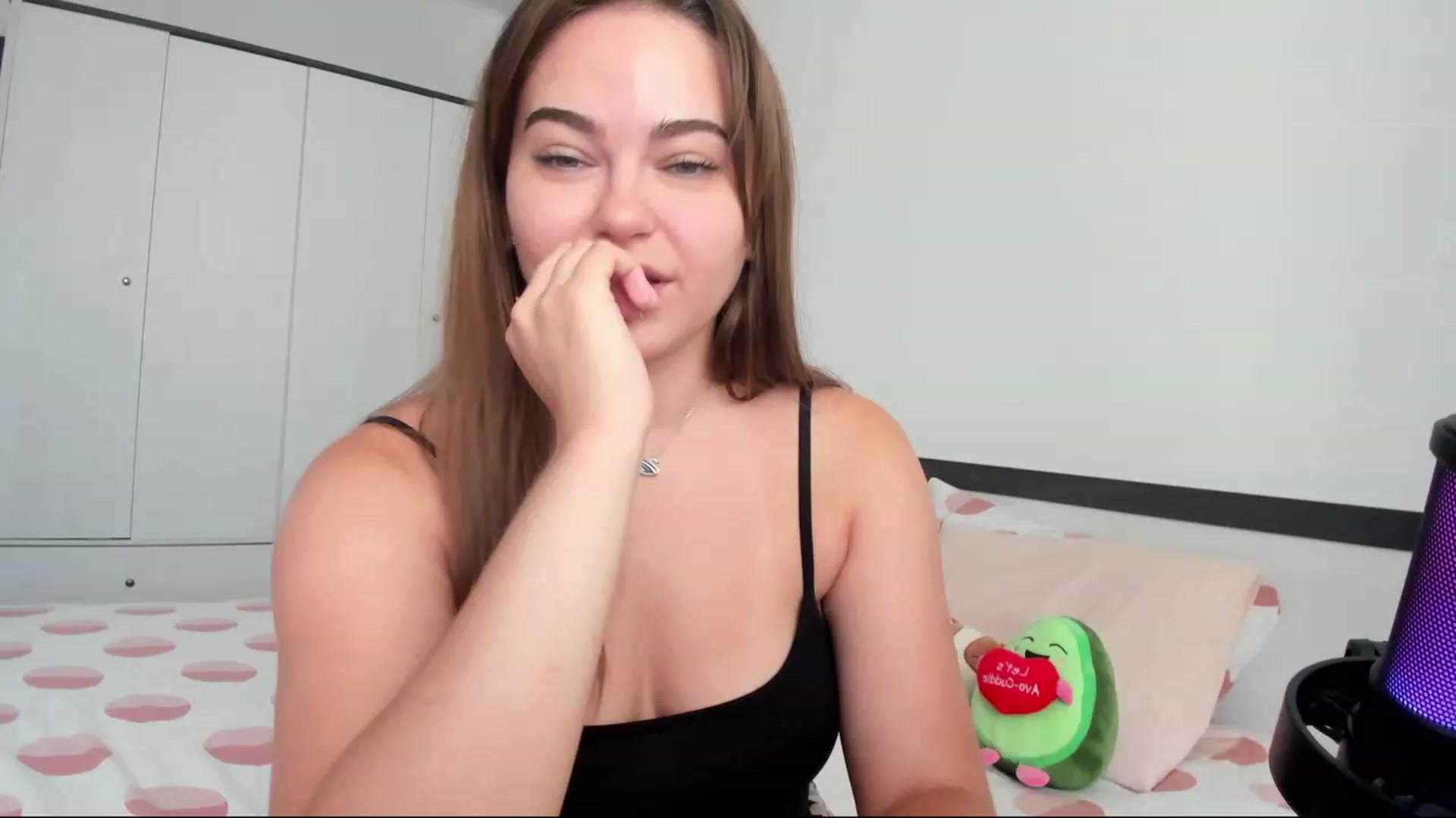 Gallery image thumbnail from BeeTheQueen's myfreecams stream on, 08/18/2023, 12:06 image 14 of 20