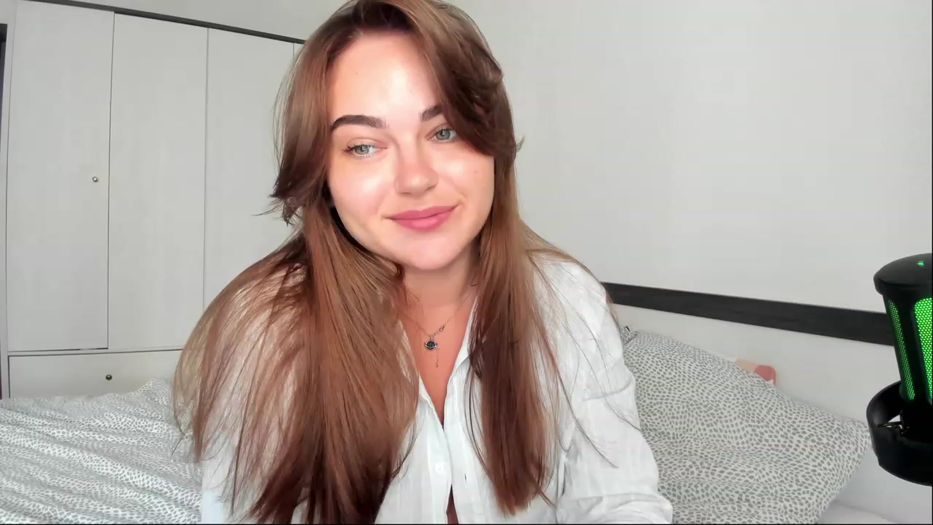Gallery image thumbnail from BeeTheQueen's myfreecams stream on, 09/13/2023, 13:08 image 4 of 20