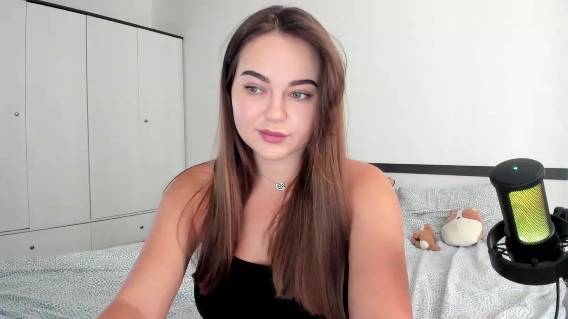 Gallery image thumbnail from BeeTheQueen's myfreecams stream on, 09/25/2023, 12:50 image 2 of 20