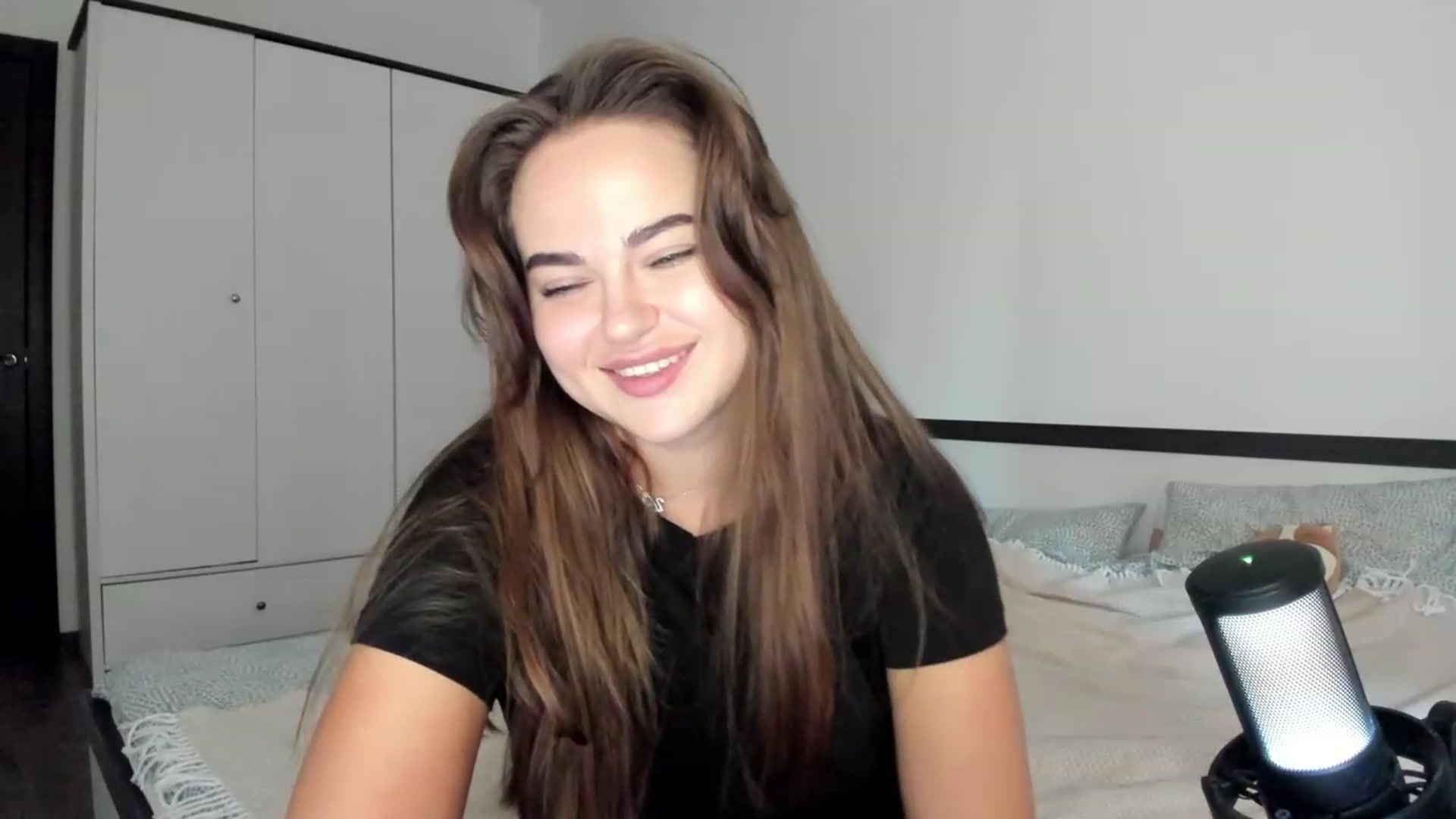 Gallery image thumbnail from BeeTheQueen's myfreecams stream on, 09/27/2023, 15:48 image 13 of 20
