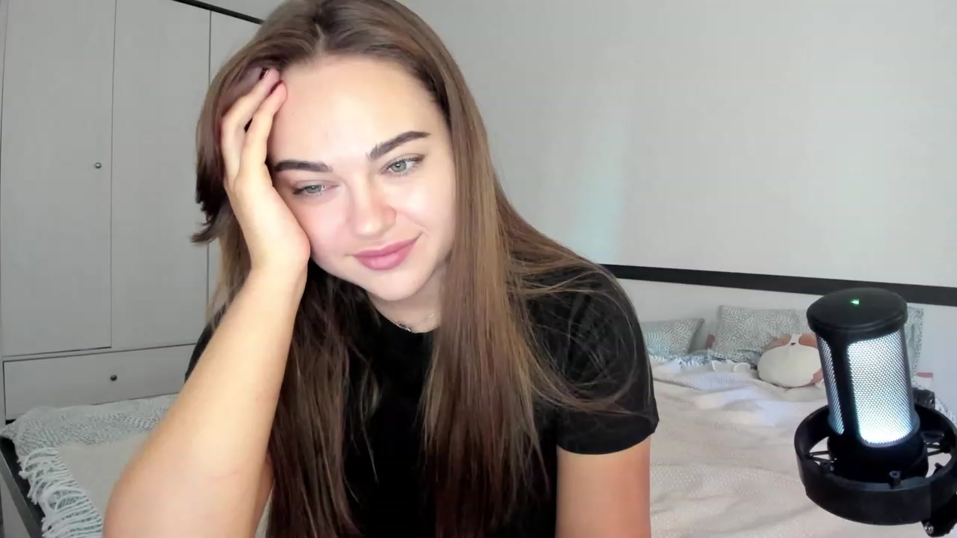 Gallery image thumbnail from BeeTheQueen's myfreecams stream on, 09/27/2023, 15:48 image 2 of 20