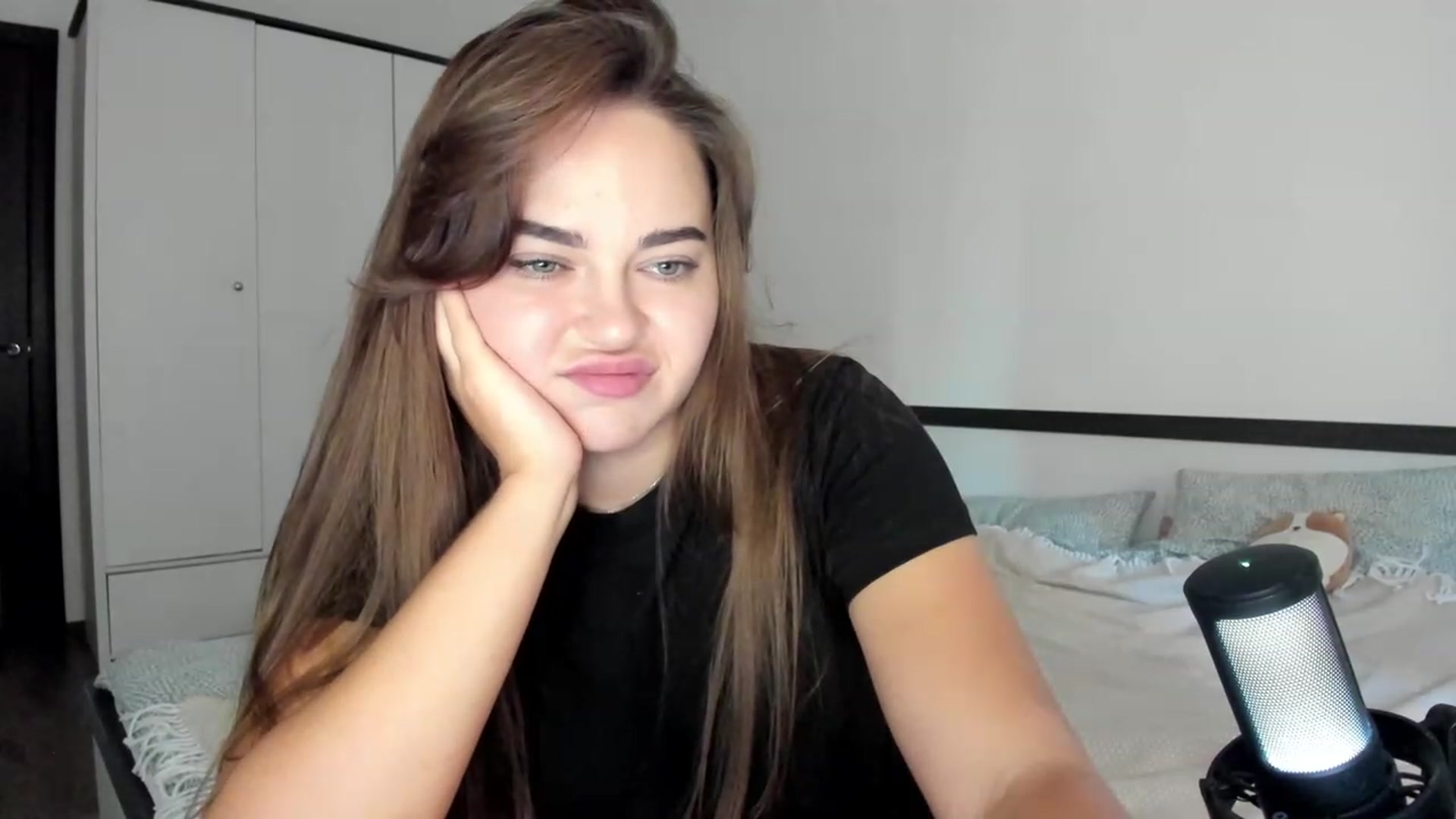 Gallery image thumbnail from BeeTheQueen's myfreecams stream on, 09/27/2023, 15:48 image 10 of 20