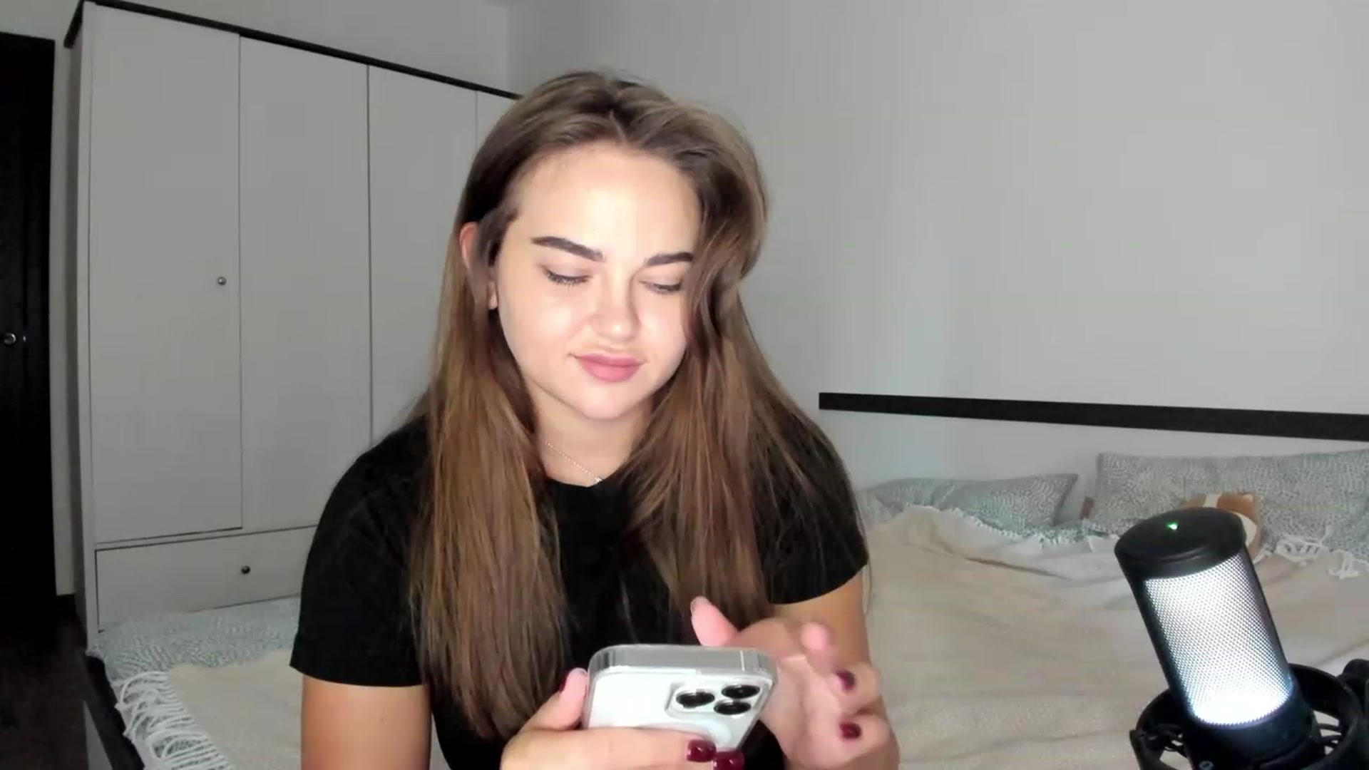 Gallery image thumbnail from BeeTheQueen's myfreecams stream on, 09/27/2023, 15:48 image 14 of 20