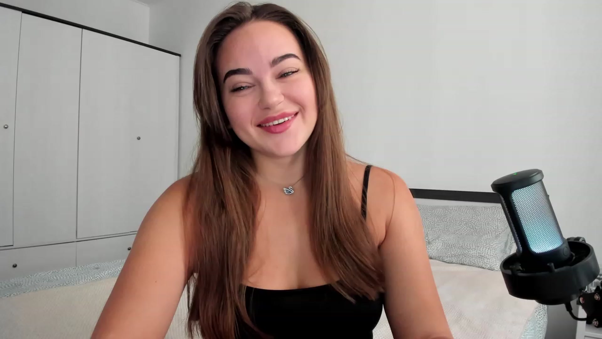 Gallery image thumbnail from BeeTheQueen's myfreecams stream on, 09/29/2023, 13:17 image 1 of 20