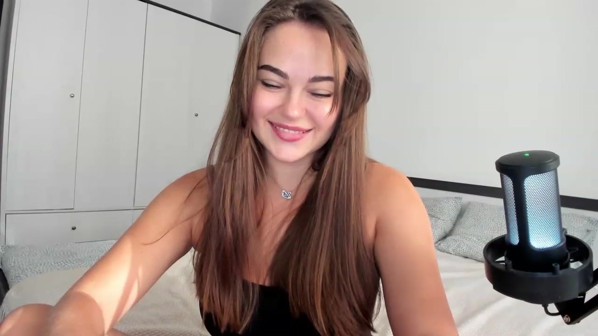 Gallery image thumbnail from BeeTheQueen's myfreecams stream on, 09/29/2023, 14:17 image 10 of 20