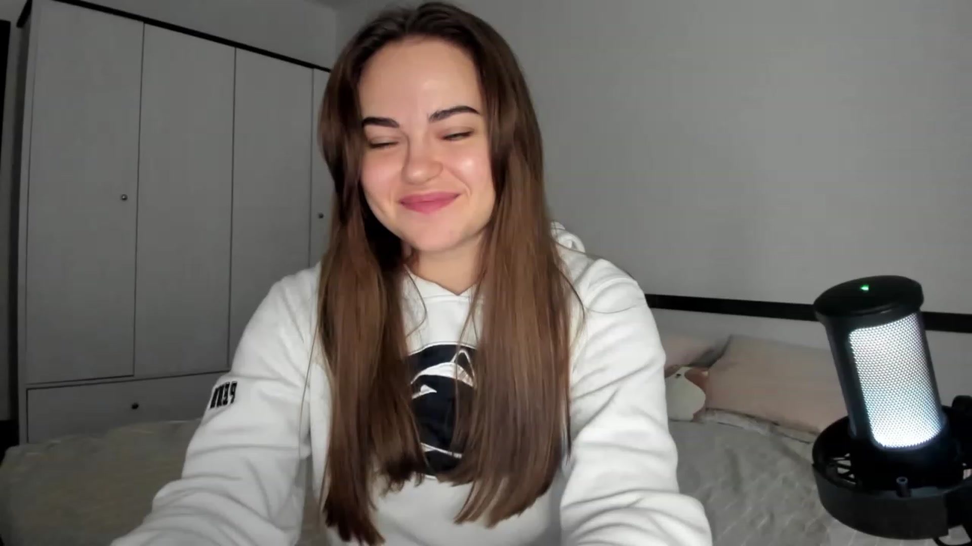 Gallery image thumbnail from BeeTheQueen's myfreecams stream on, 10/09/2023, 15:16 image 3 of 20