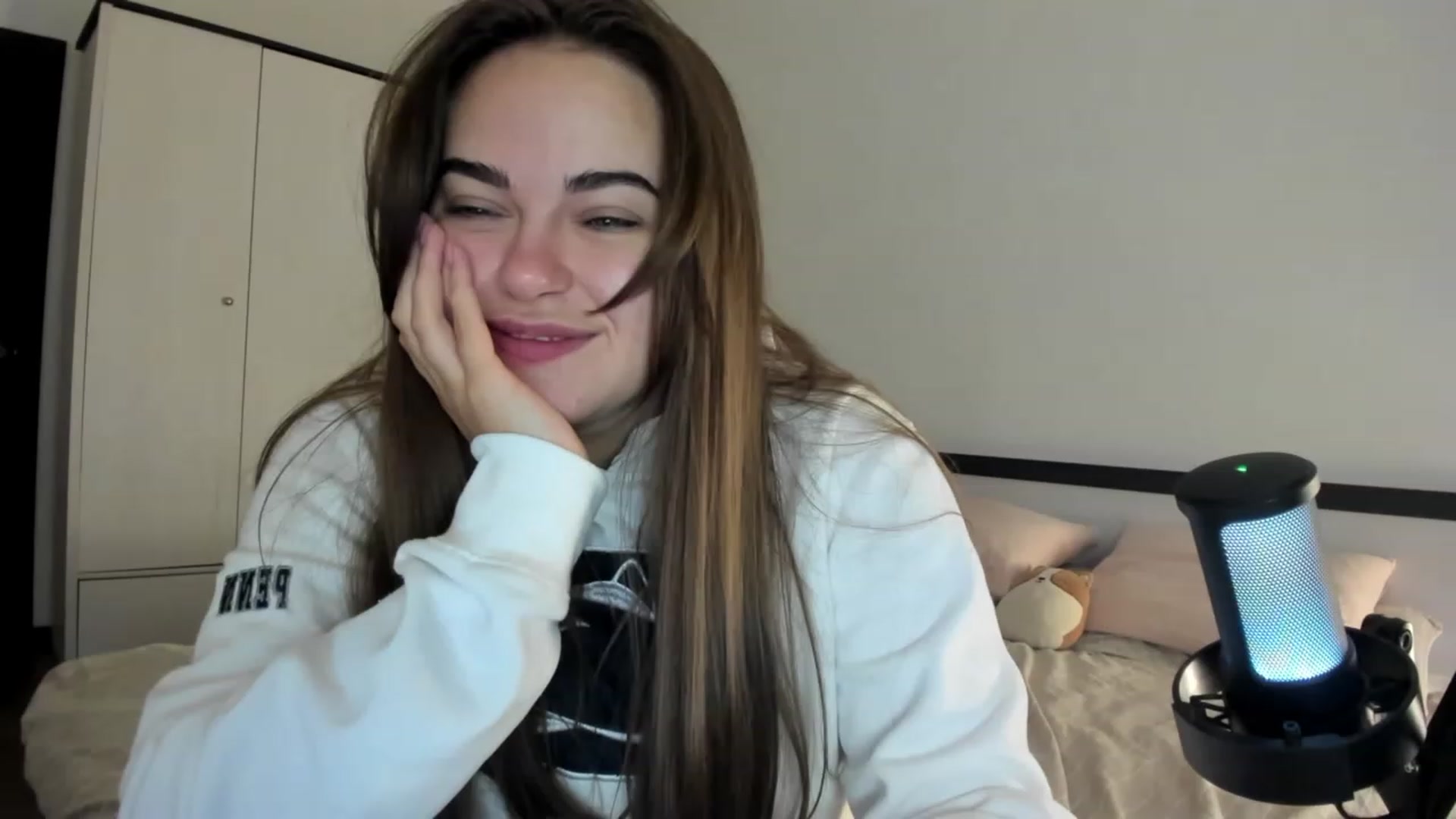 Gallery image thumbnail from BeeTheQueen's myfreecams stream on, 10/09/2023, 16:43 image 20 of 20