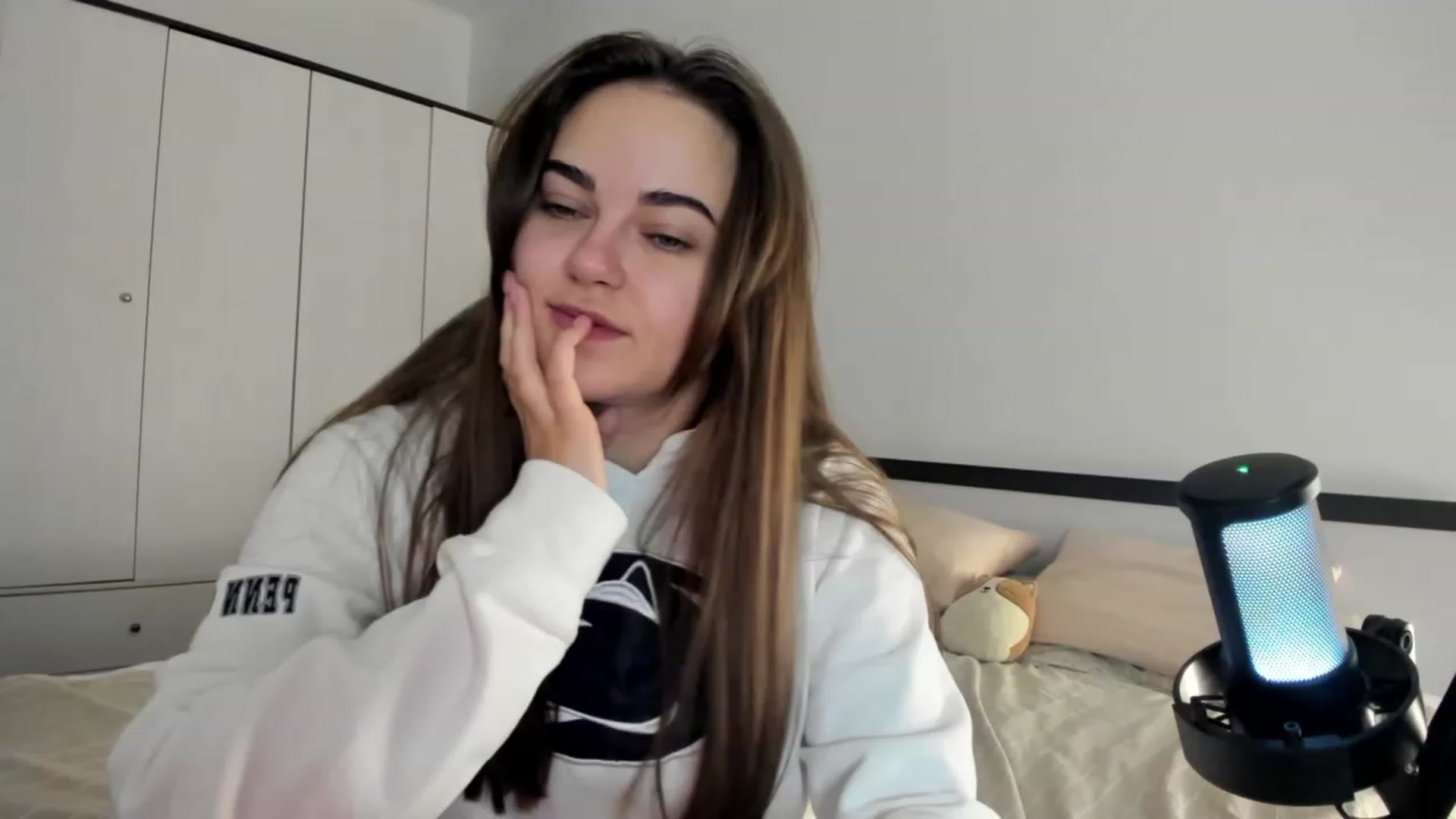 Gallery image thumbnail from BeeTheQueen's myfreecams stream on, 10/09/2023, 16:43 image 8 of 20