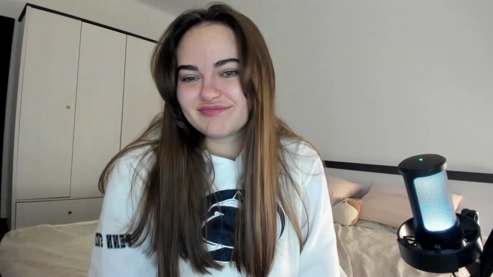 Gallery image thumbnail from BeeTheQueen's myfreecams stream on, 10/09/2023, 16:43 image 18 of 20