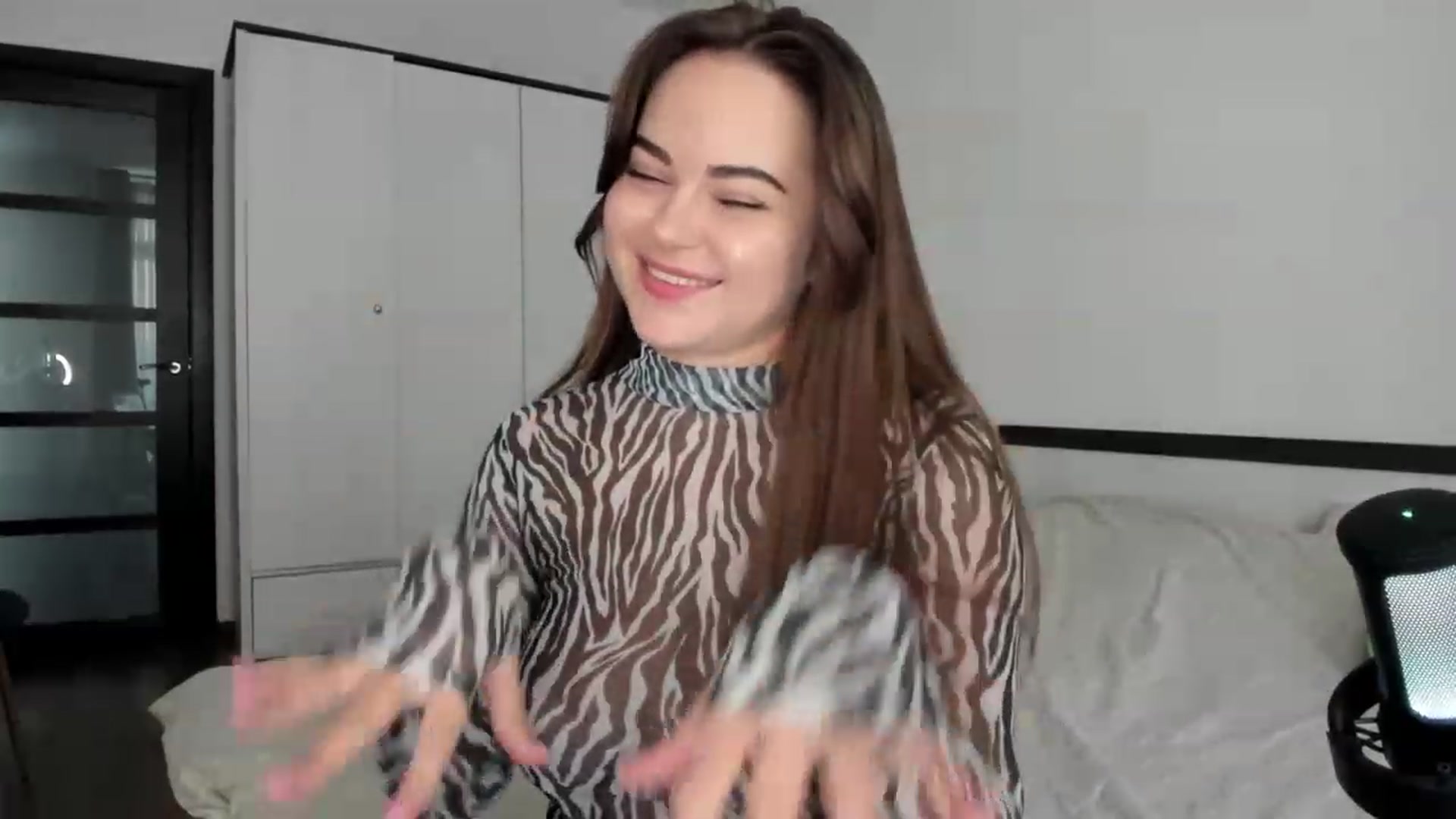 Gallery image thumbnail from BeeTheQueen's myfreecams stream on, 10/10/2023, 13:33 image 6 of 20