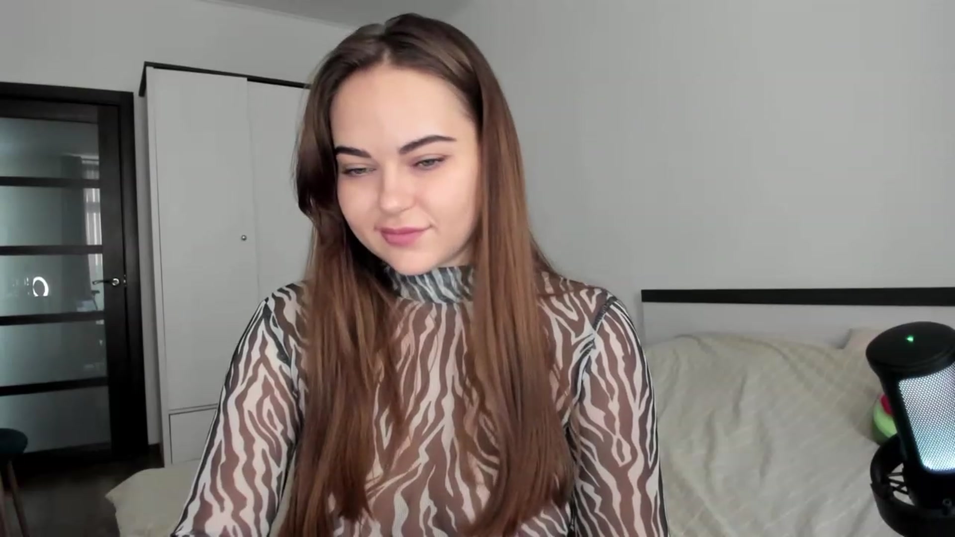 Gallery image thumbnail from BeeTheQueen's myfreecams stream on, 10/10/2023, 13:33 image 17 of 20