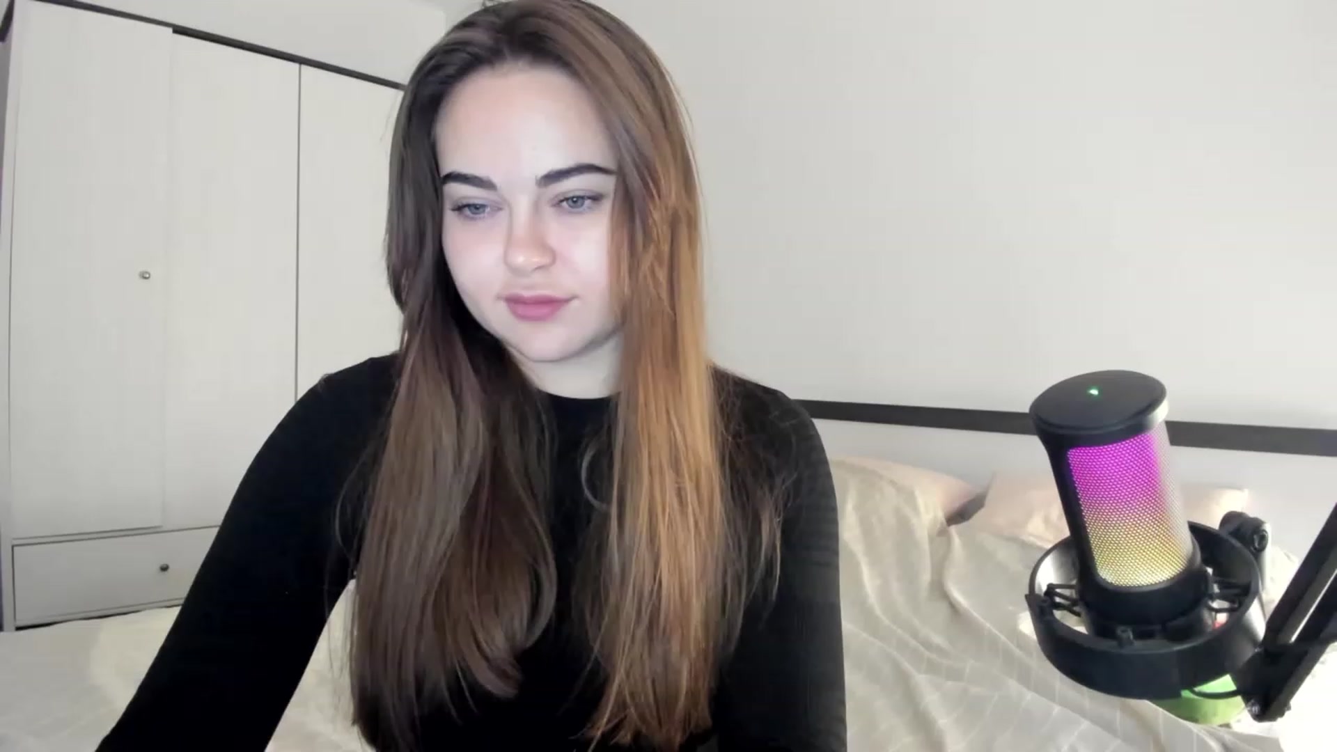 Gallery image thumbnail from BeeTheQueen's myfreecams stream on, 10/10/2023, 15:23 image 18 of 20